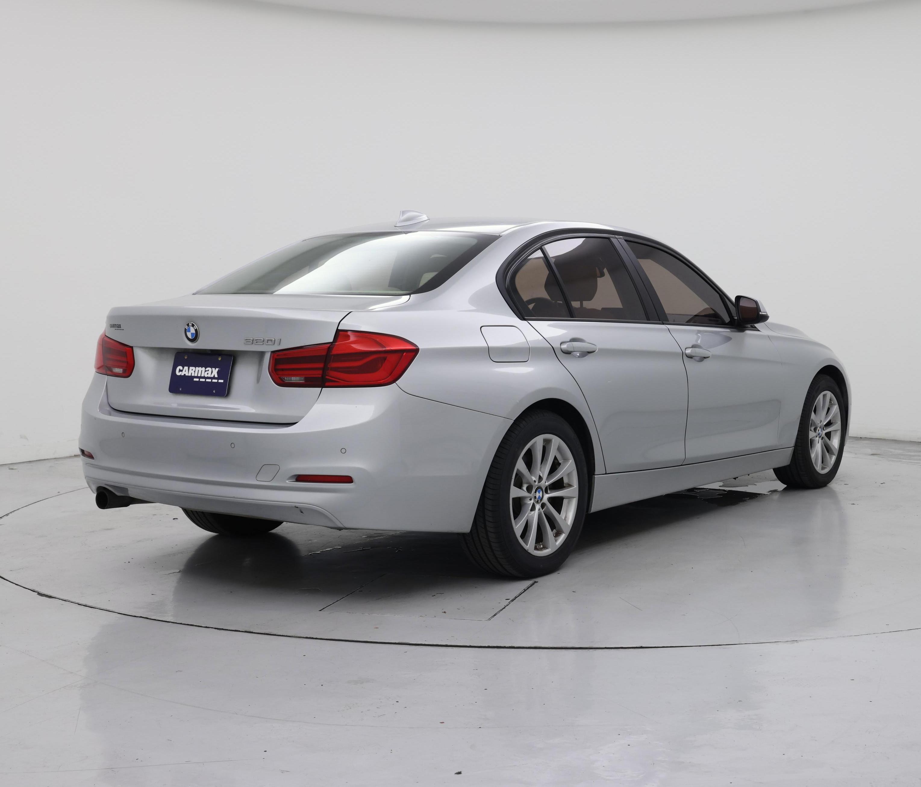 Thumbnail: 2016 BMW 3 Series - 8