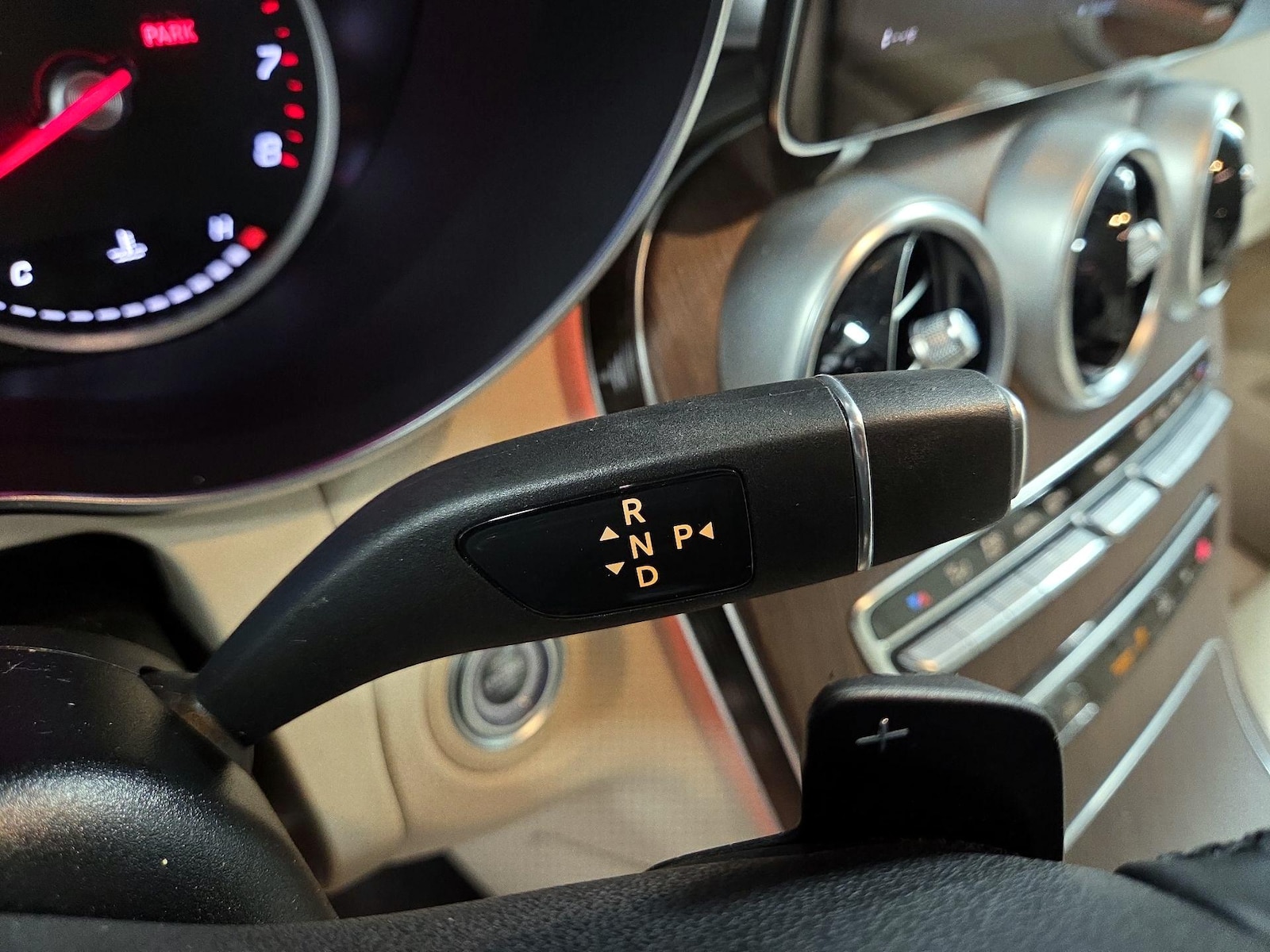 2021 Mercedes-Benz GLC GLC300 - Photo 16