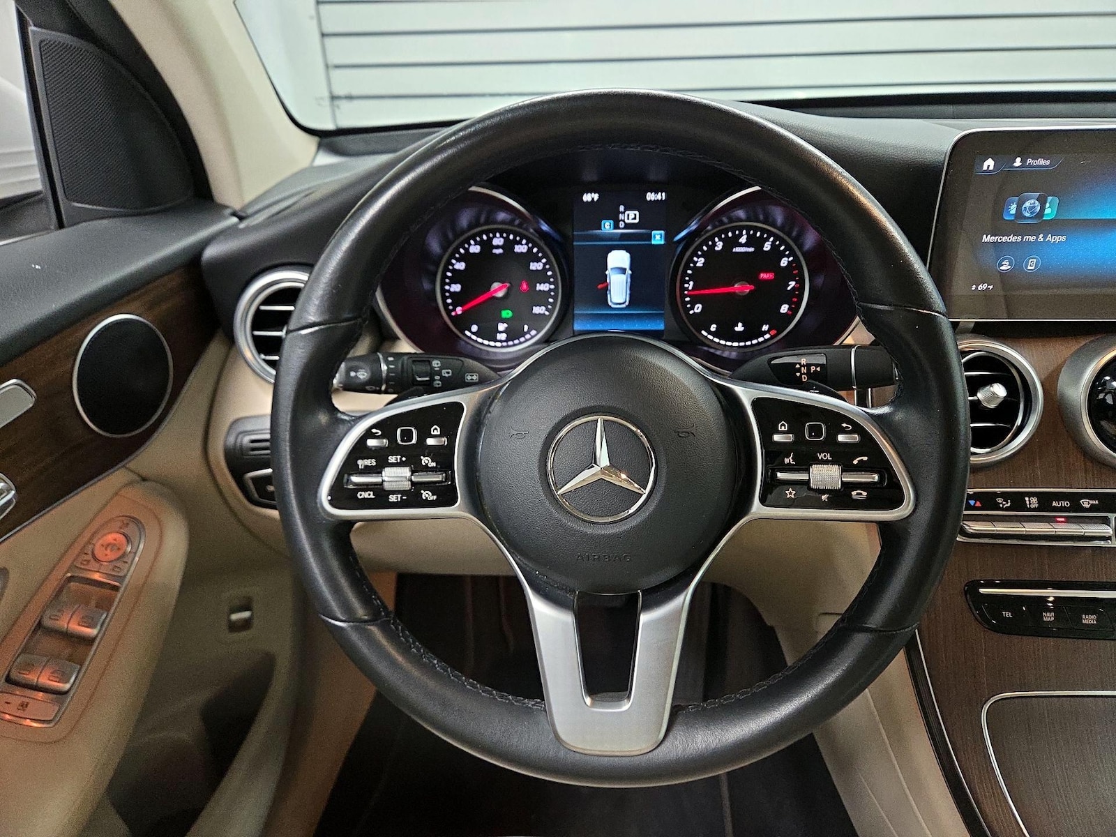 2021 Mercedes-Benz GLC GLC300 - Photo 9