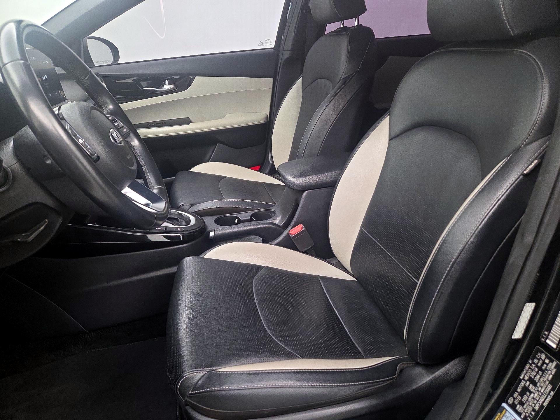 Thumbnail: 2020 Kia Forte - 11