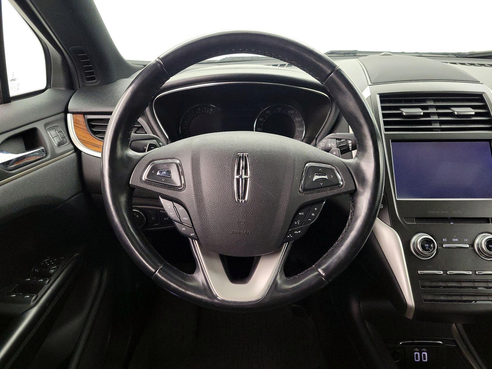 Thumbnail: 2018 Lincoln MKC - 10