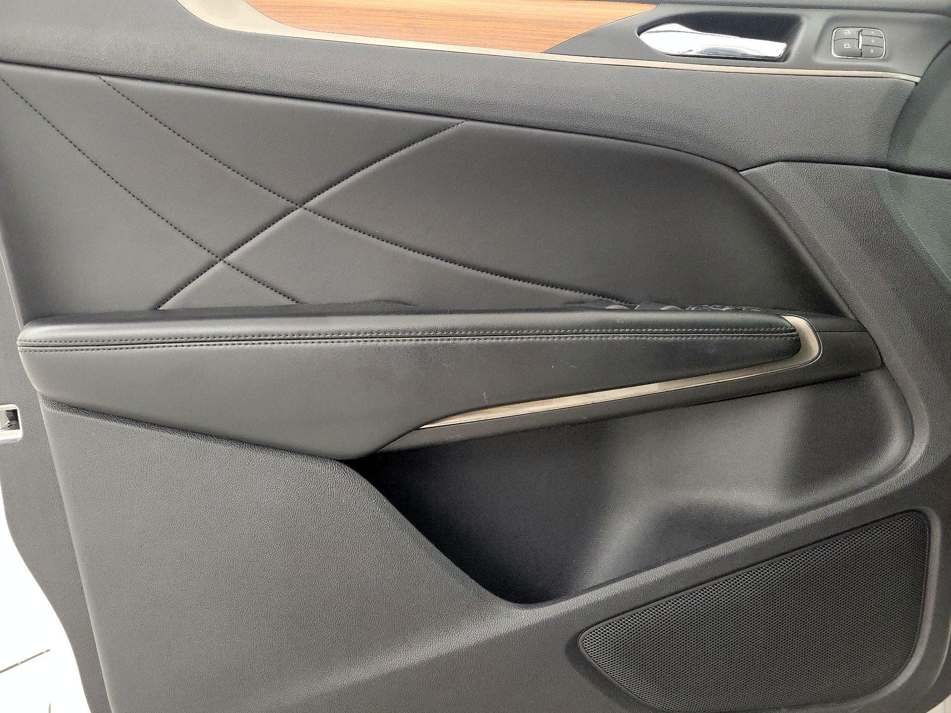 Thumbnail: 2018 Lincoln MKC - 12