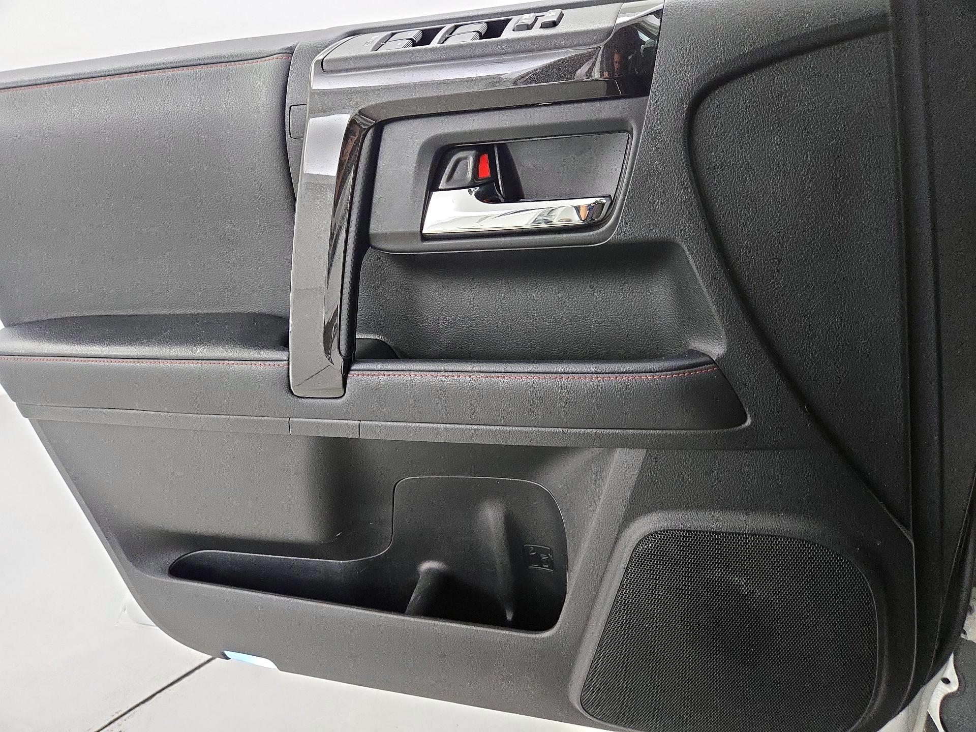 Thumbnail: 2022 Toyota 4Runner - 12