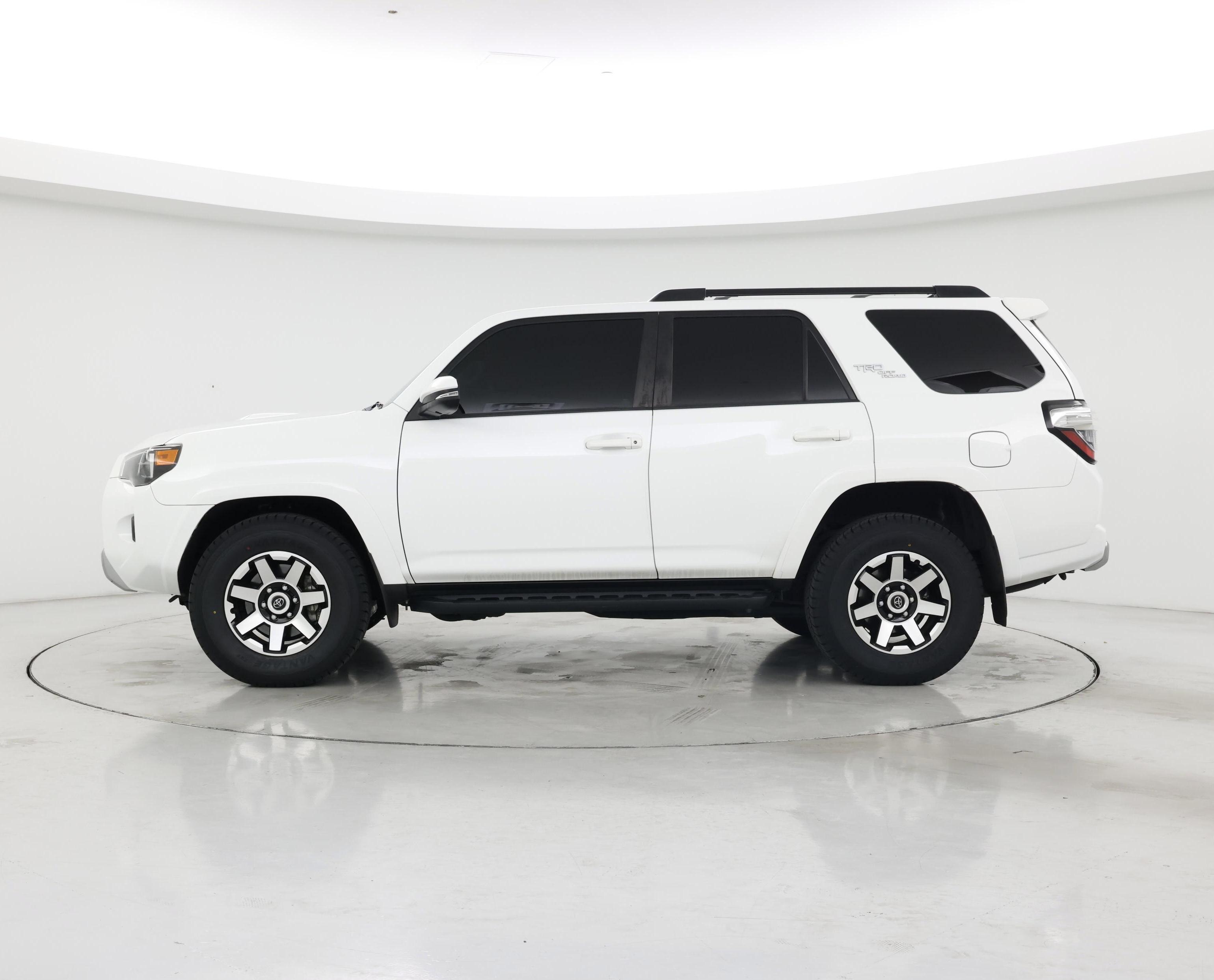 Thumbnail: 2022 Toyota 4Runner - 3