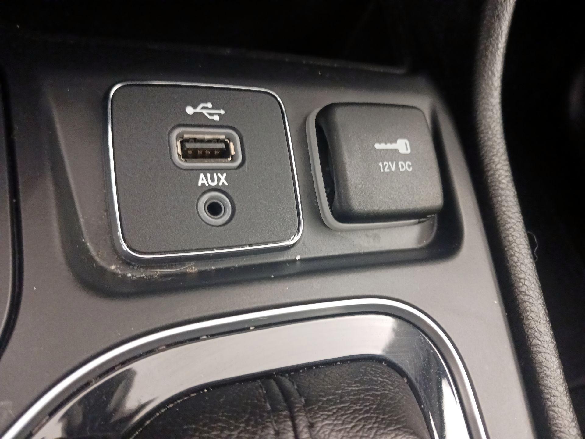 Thumbnail: 2019 Jeep Cherokee - 19