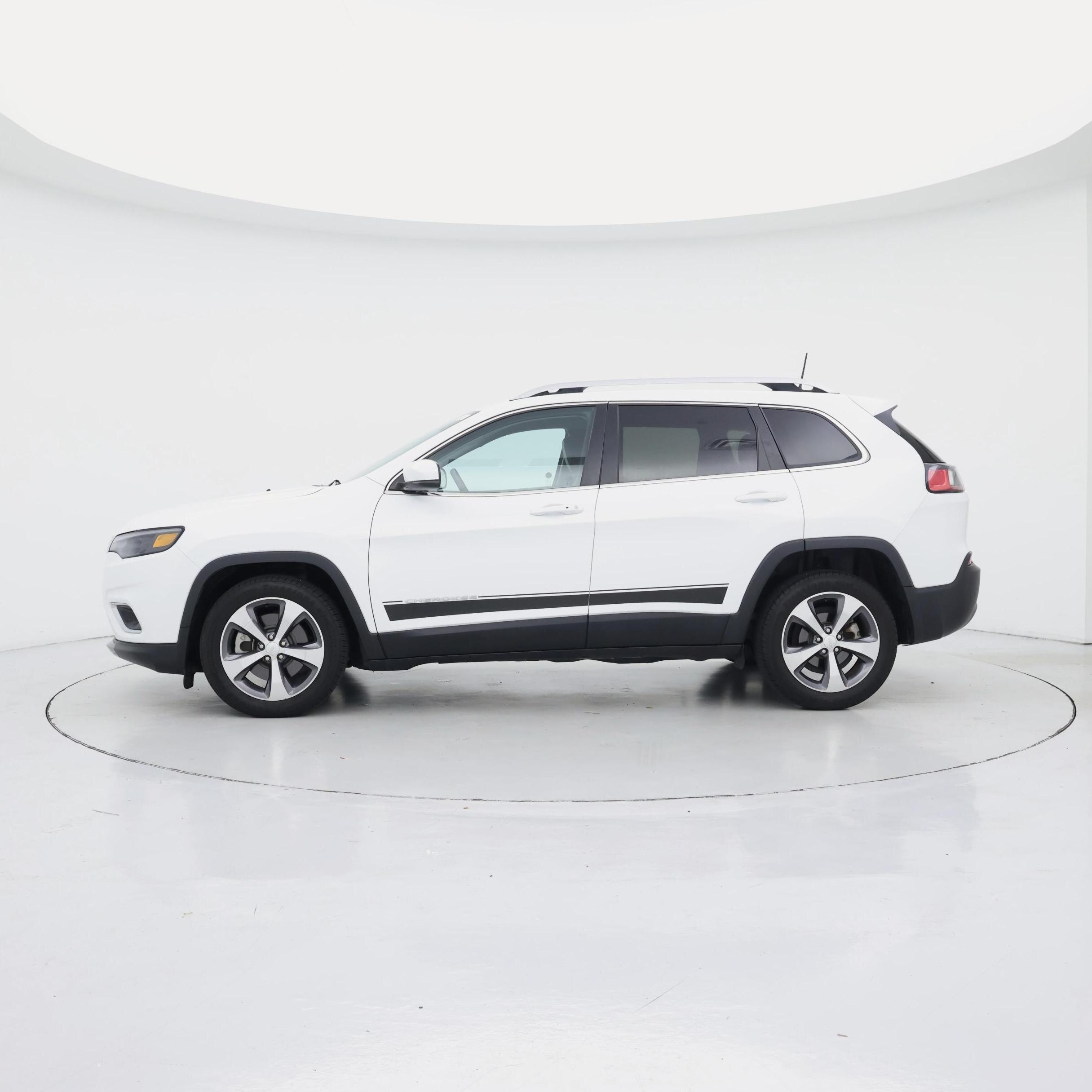 Thumbnail: 2019 Jeep Cherokee - 3