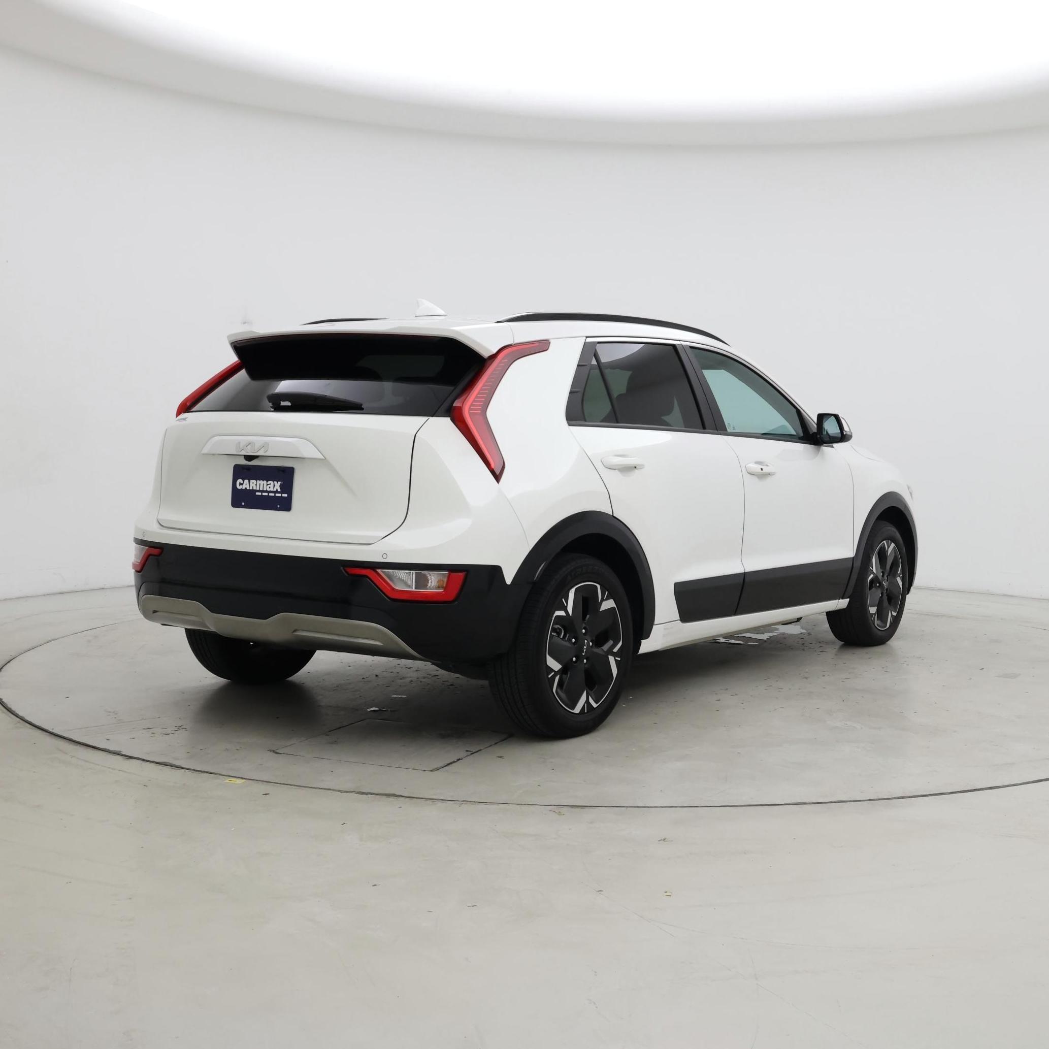 Thumbnail: 2023 Kia Niro - 8