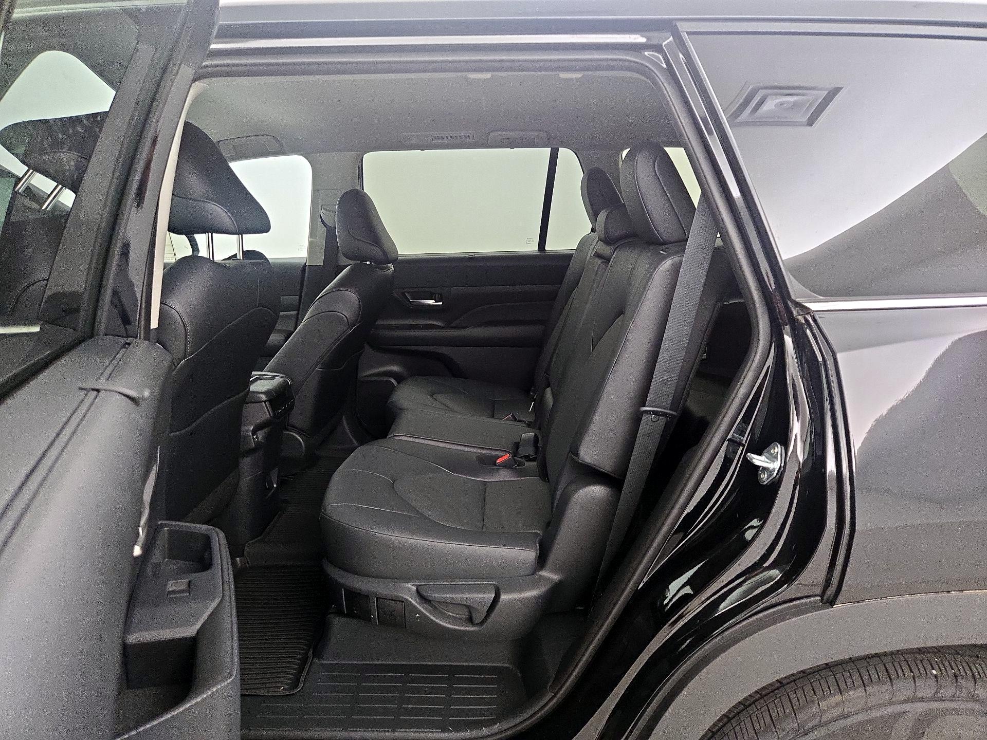 Thumbnail: 2025 Toyota Grand Highlander - 19