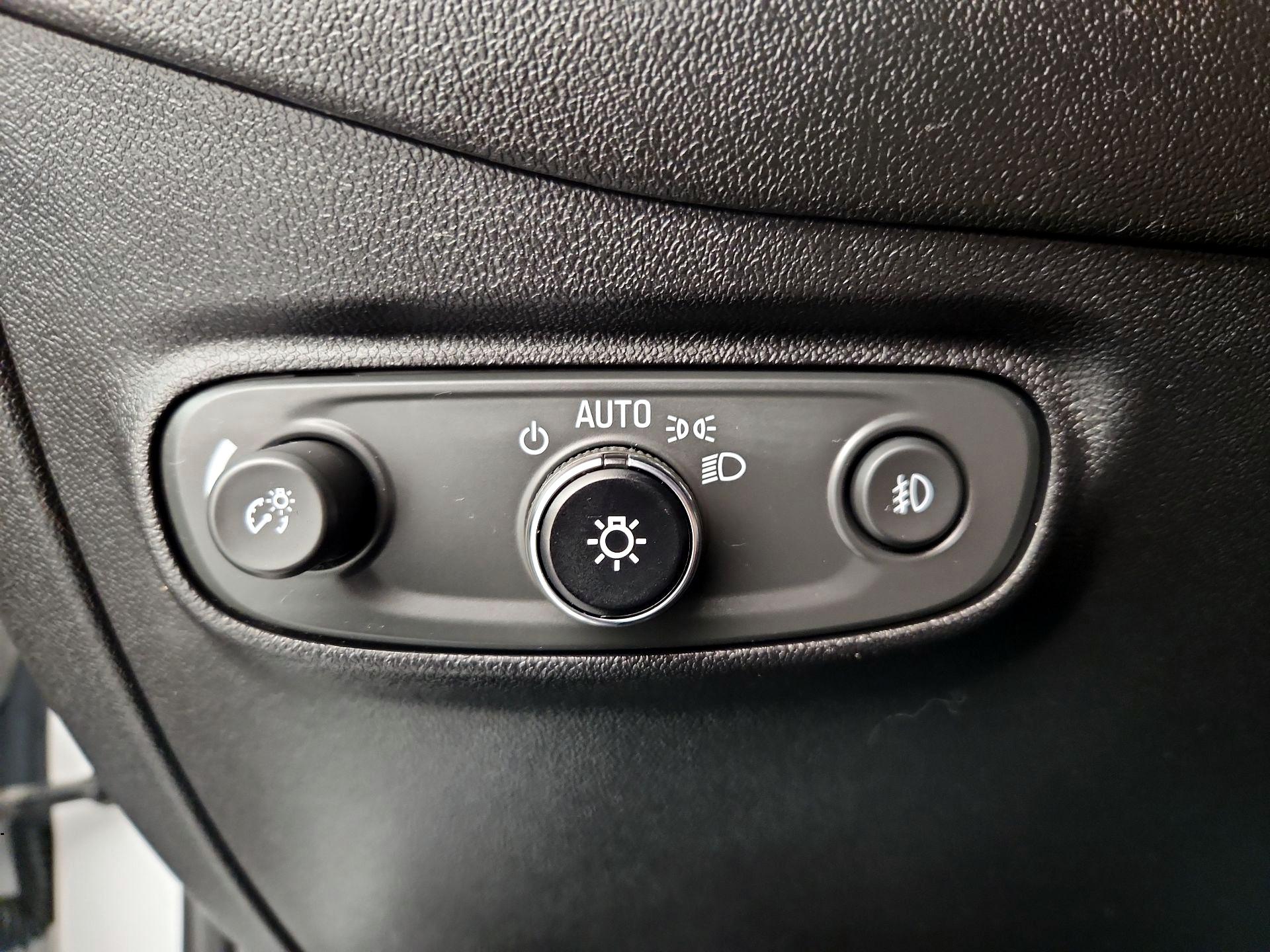 Thumbnail: 2018 Chevrolet Equinox - 13