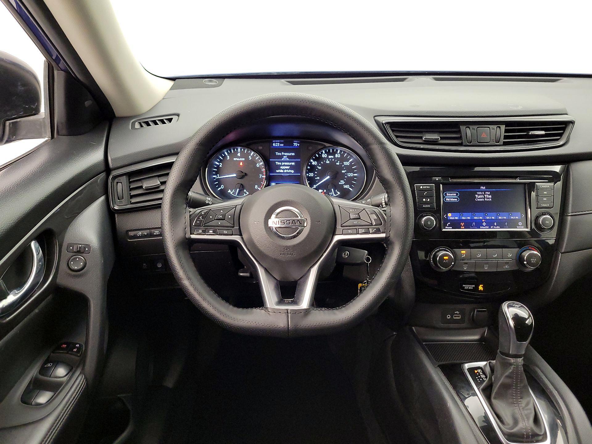 Thumbnail: 2020 Nissan Rogue - 10