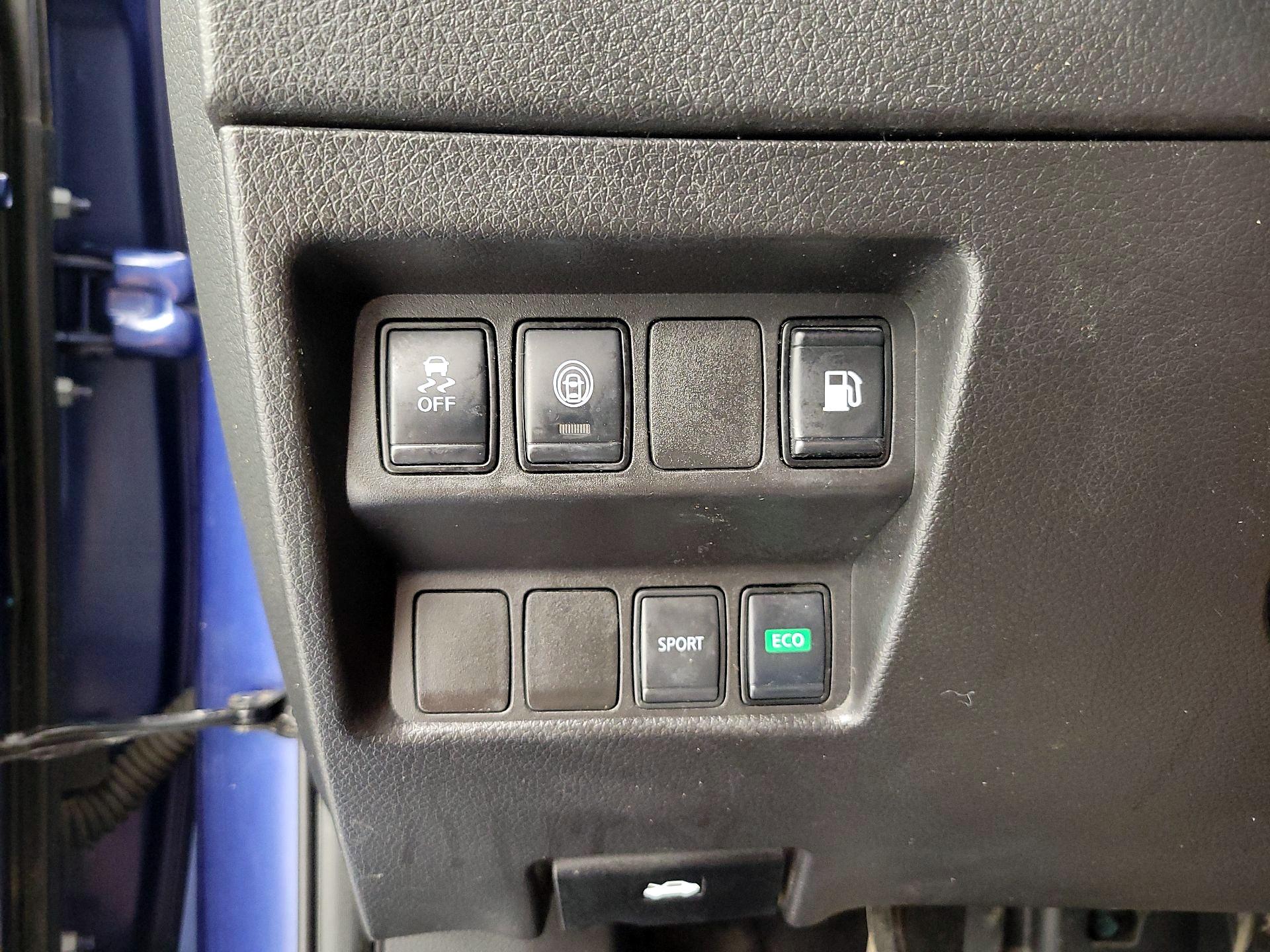 Thumbnail: 2020 Nissan Rogue - 13