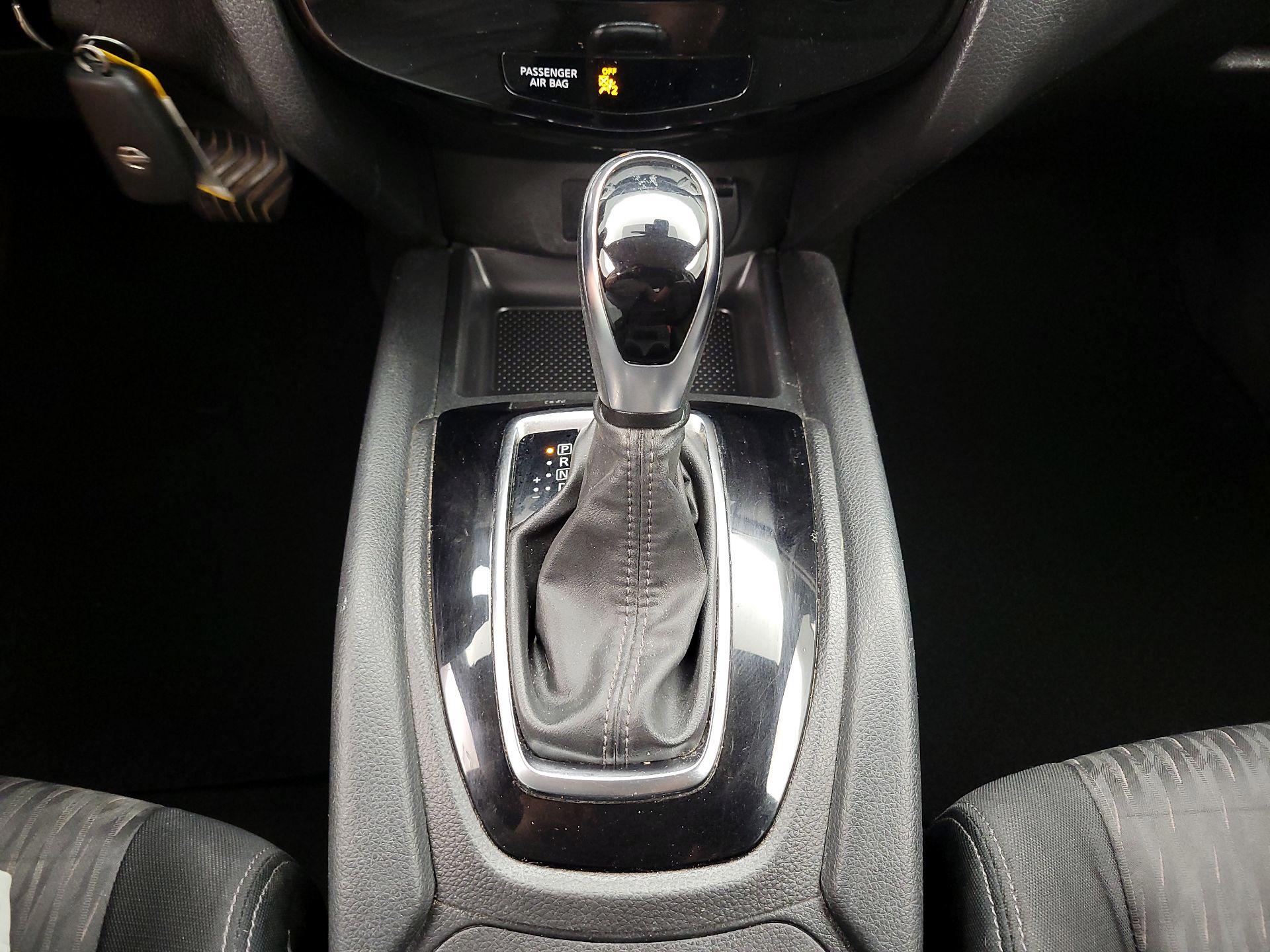 Thumbnail: 2020 Nissan Rogue - 17