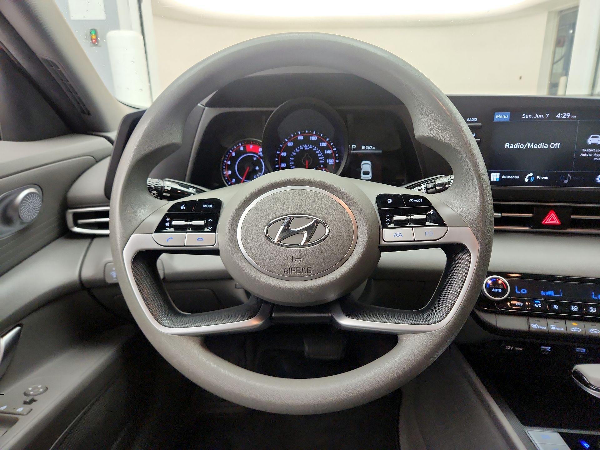 Thumbnail: 2023 Hyundai Elantra - 10