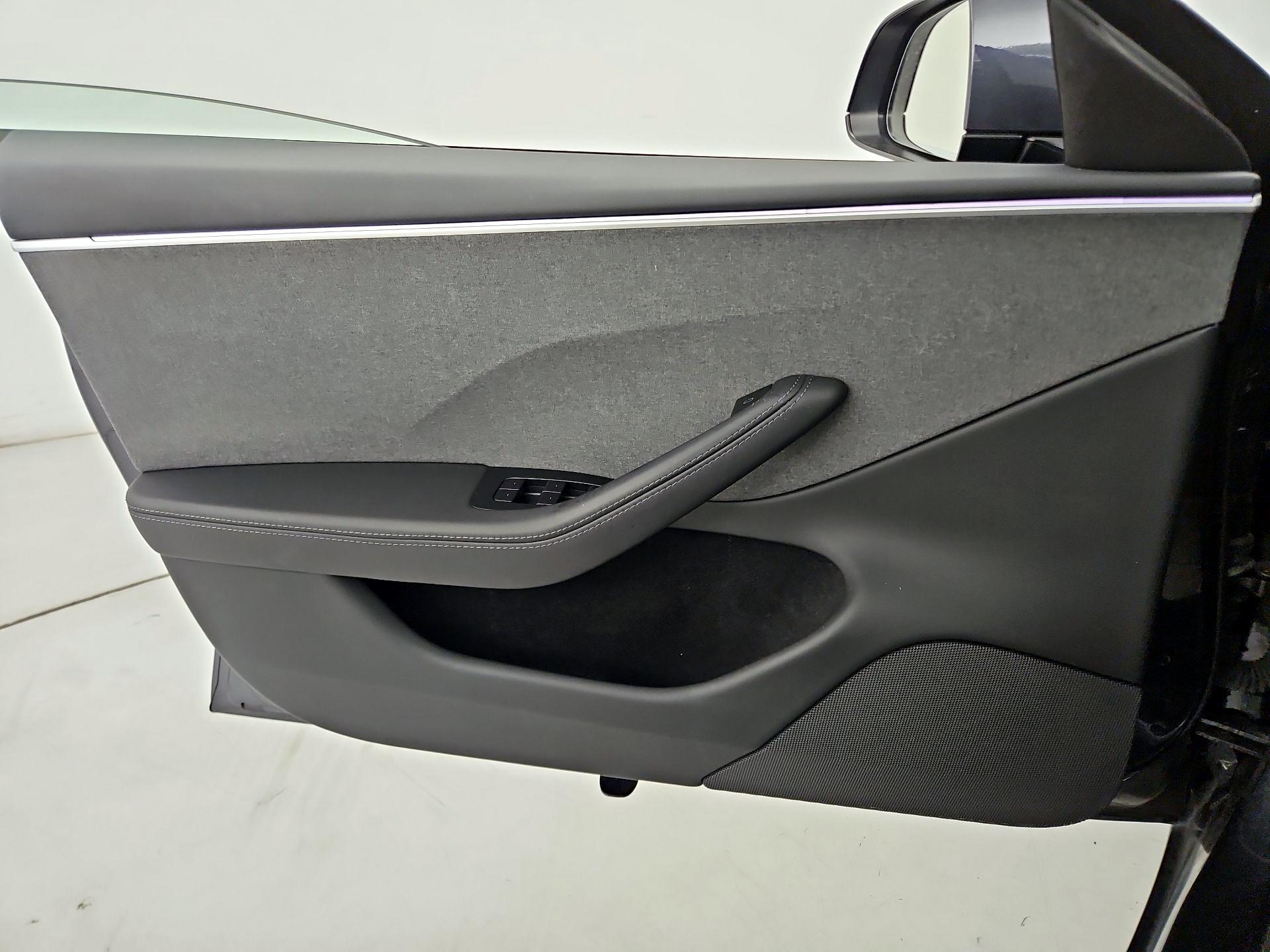 Thumbnail: 2025 Tesla Model 3 - 12