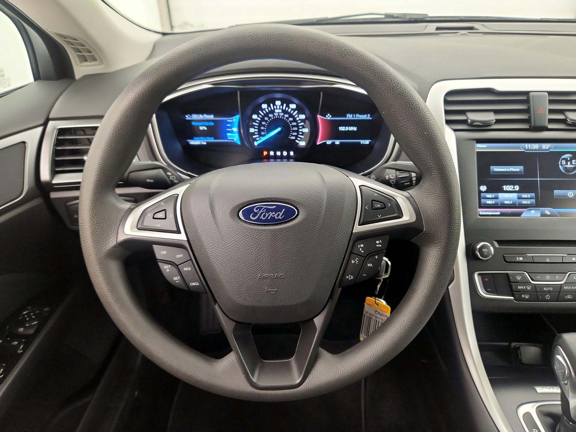 Thumbnail: 2016 Ford Fusion - 10