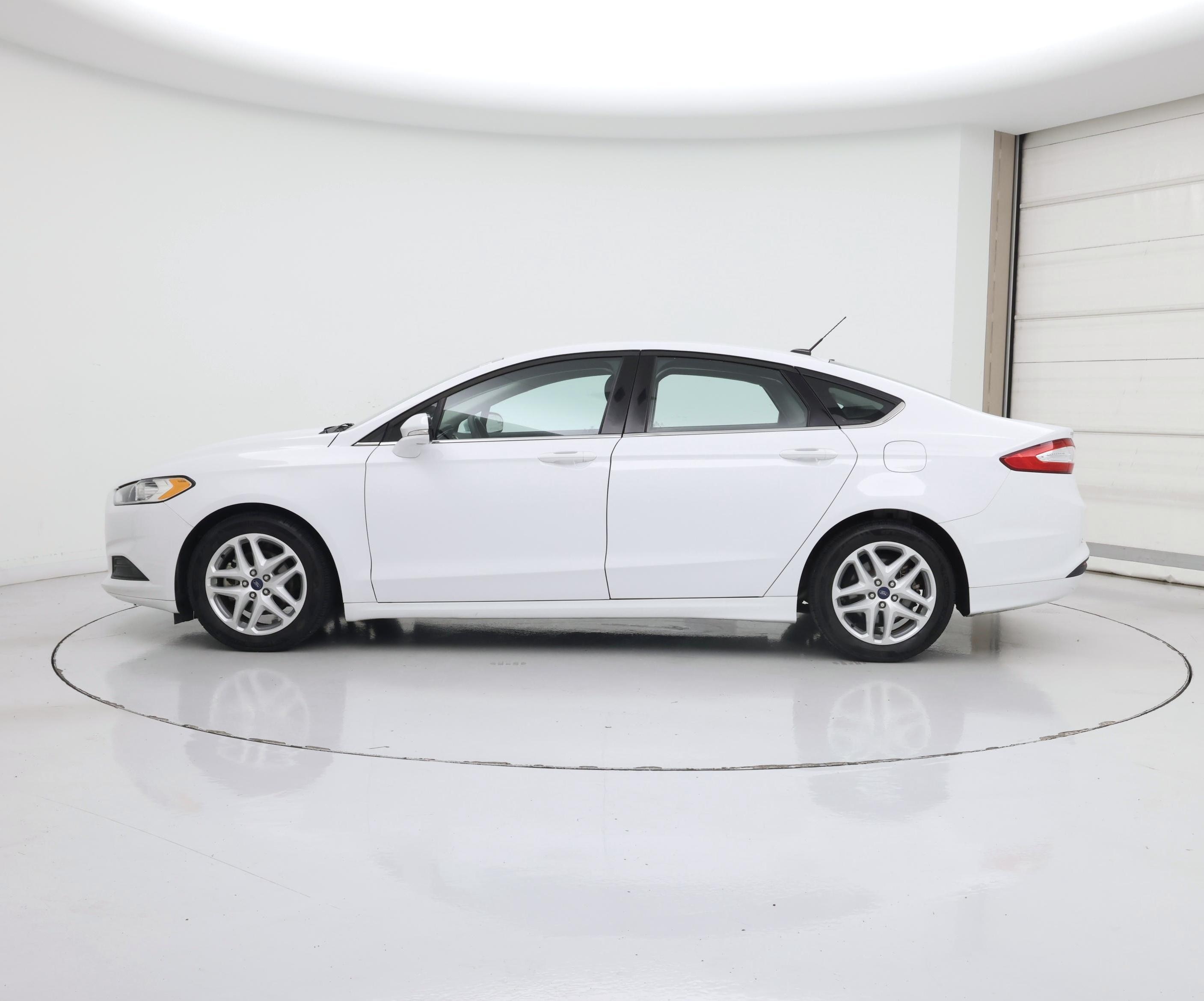 Thumbnail: 2016 Ford Fusion - 3