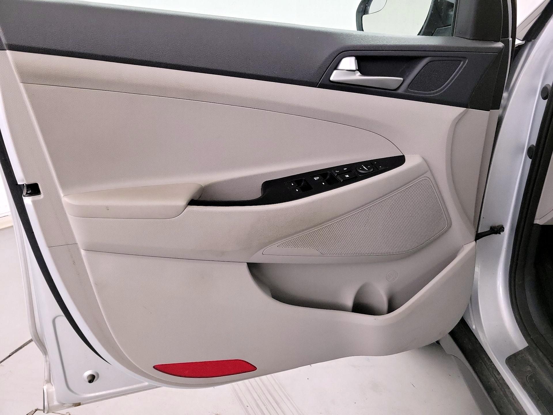Thumbnail: 2019 Hyundai Tucson - 12