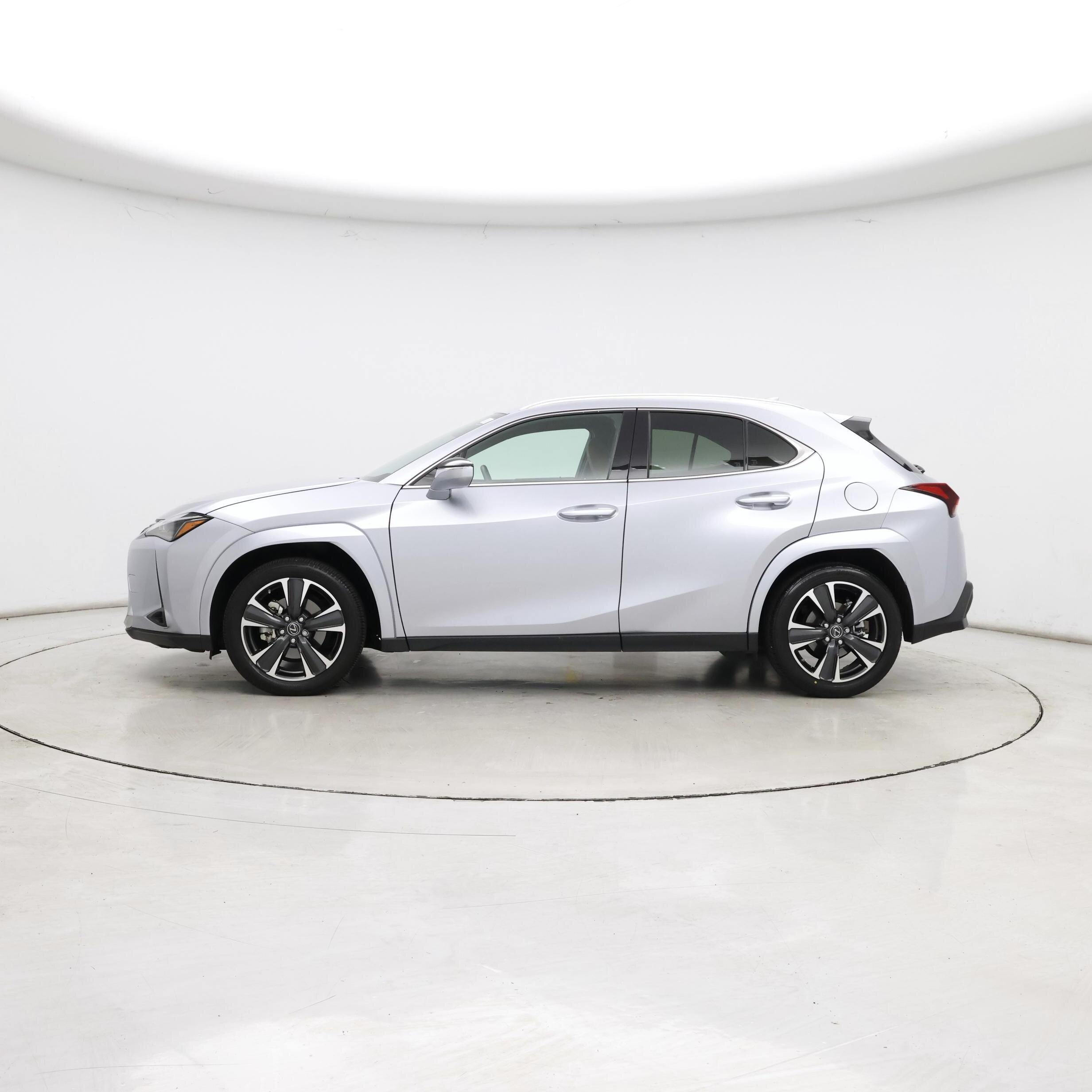 Thumbnail: 2024 Lexus UX - 3