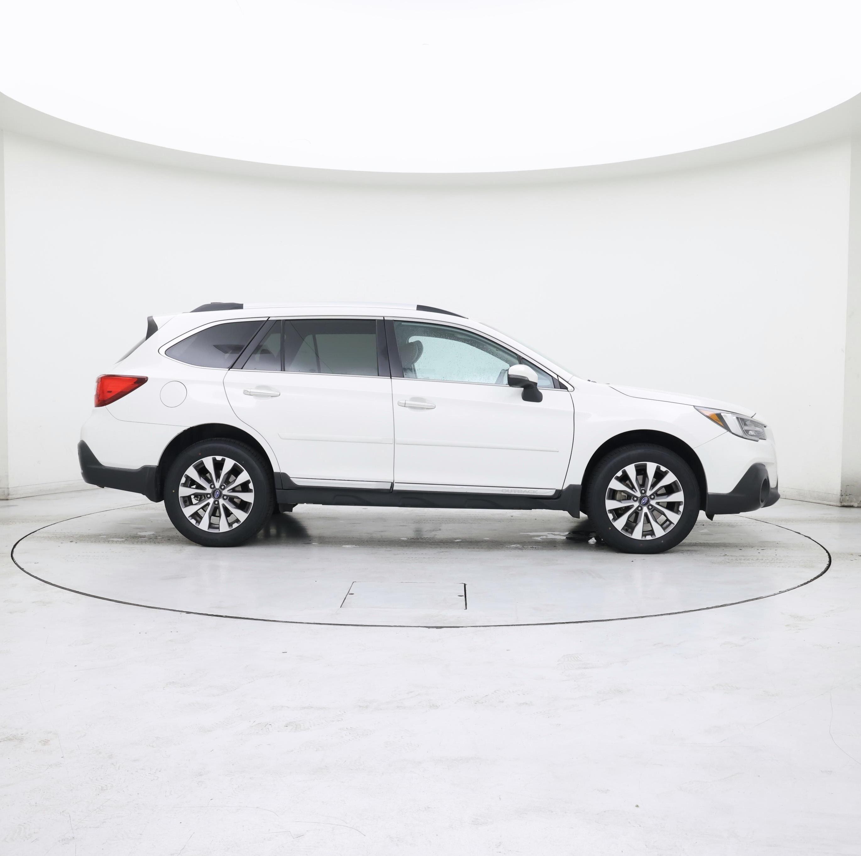 Thumbnail: 2018 Subaru Outback - 7