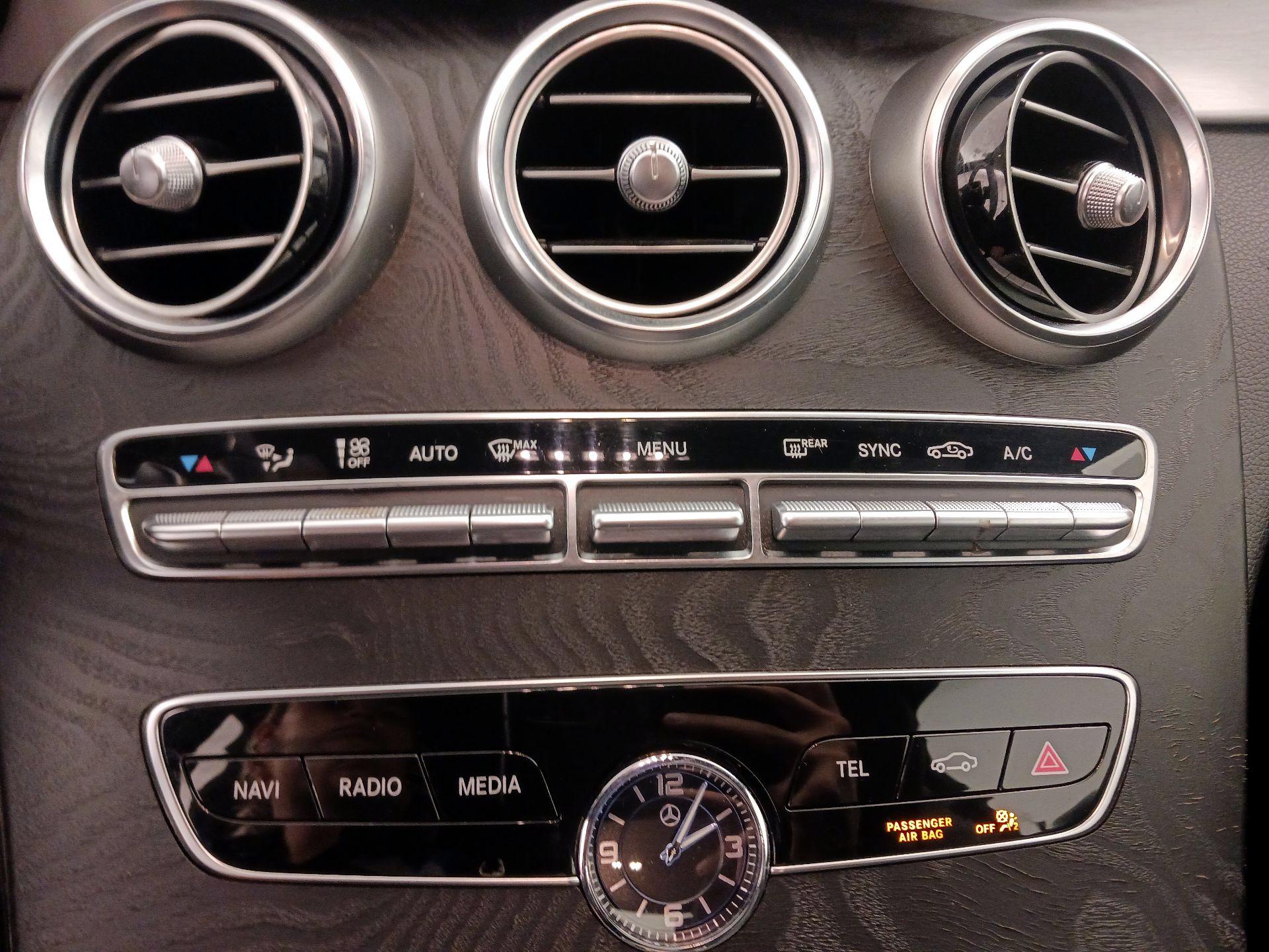 Thumbnail: 2019 Mercedes-Benz C-Class - 16