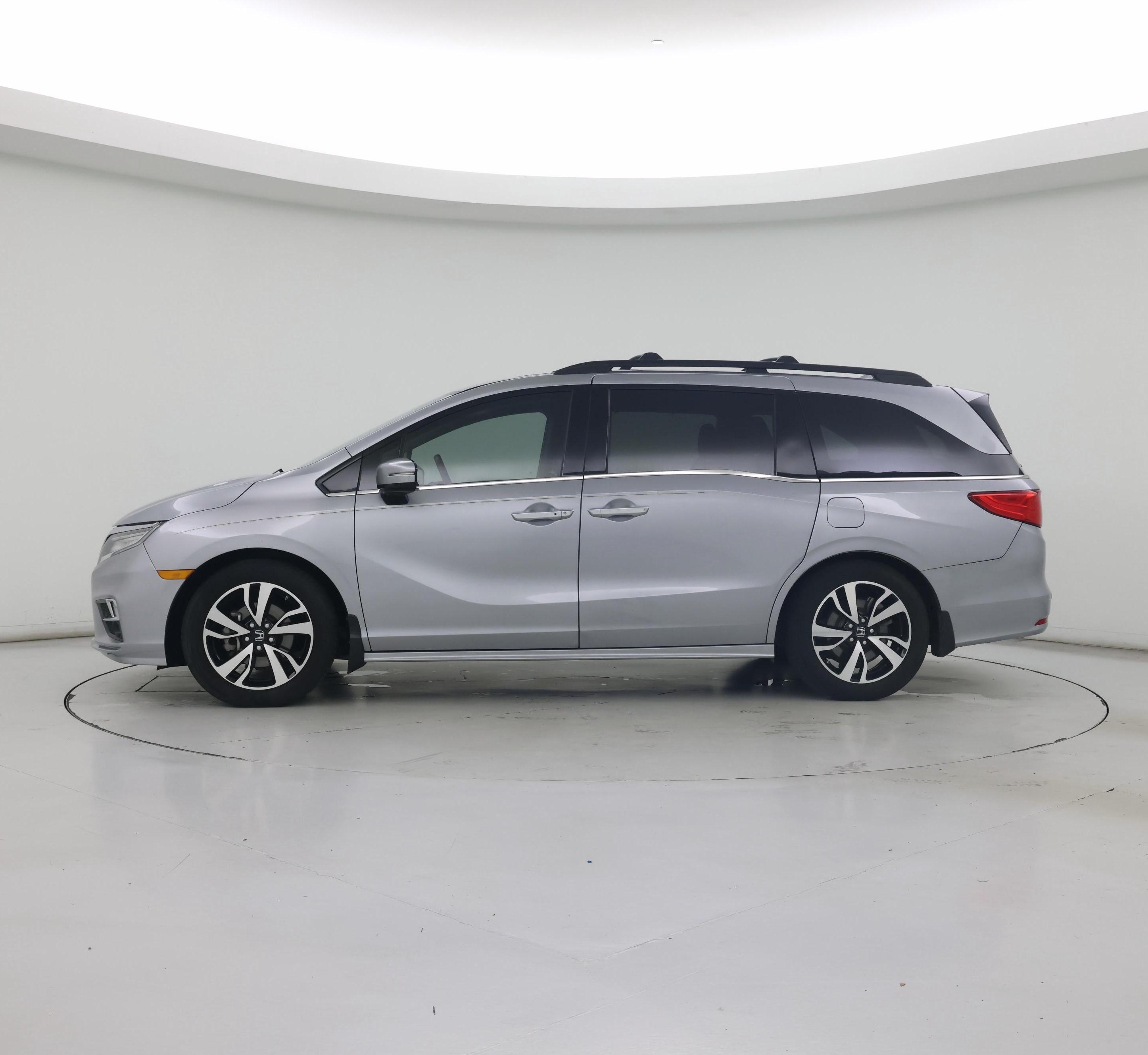 Thumbnail: 2019 Honda Odyssey - 3