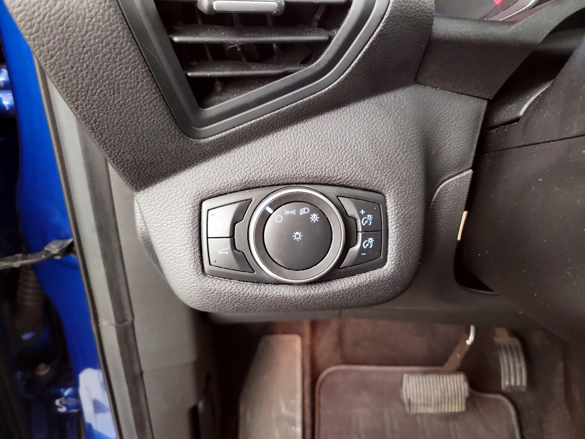 Thumbnail: 2019 Ford Escape - 13