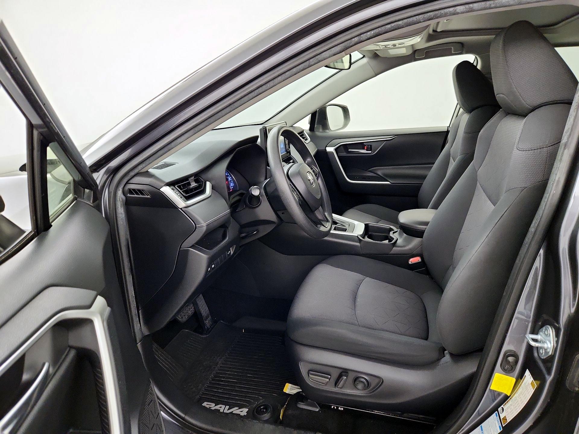 Thumbnail: 2019 Toyota RAV4 - 11