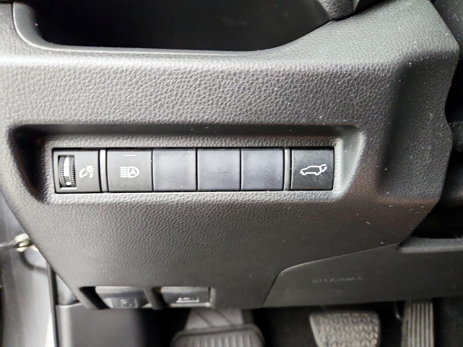 Thumbnail: 2019 Toyota RAV4 - 13