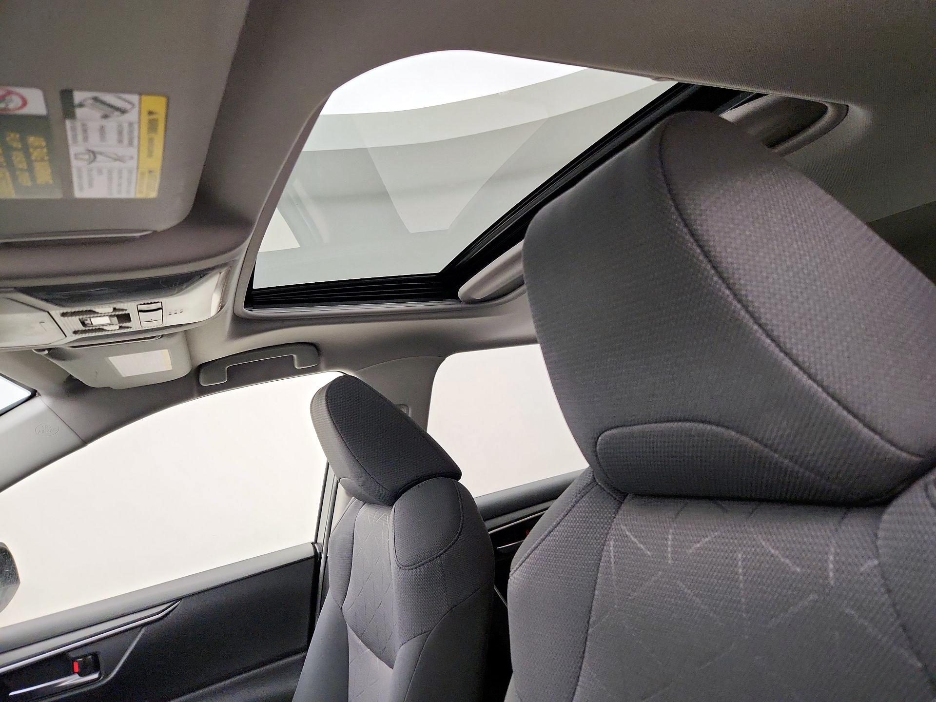 Thumbnail: 2019 Toyota RAV4 - 19
