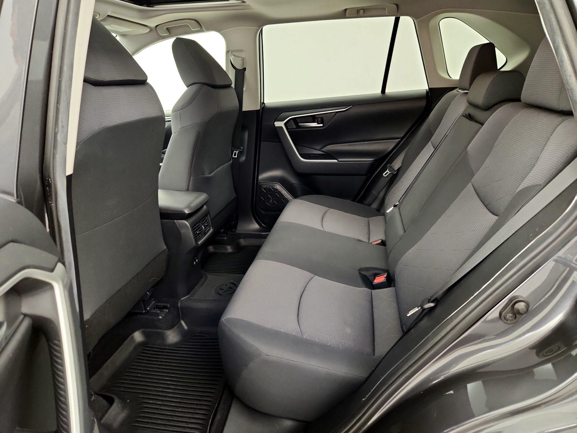Thumbnail: 2019 Toyota RAV4 - 20