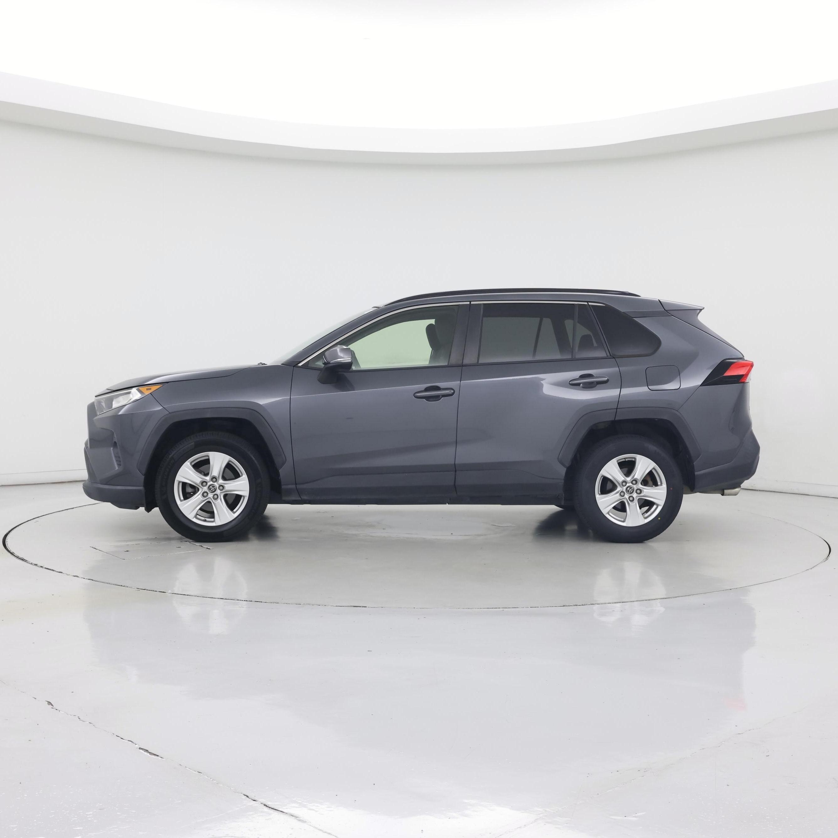 Thumbnail: 2019 Toyota RAV4 - 3