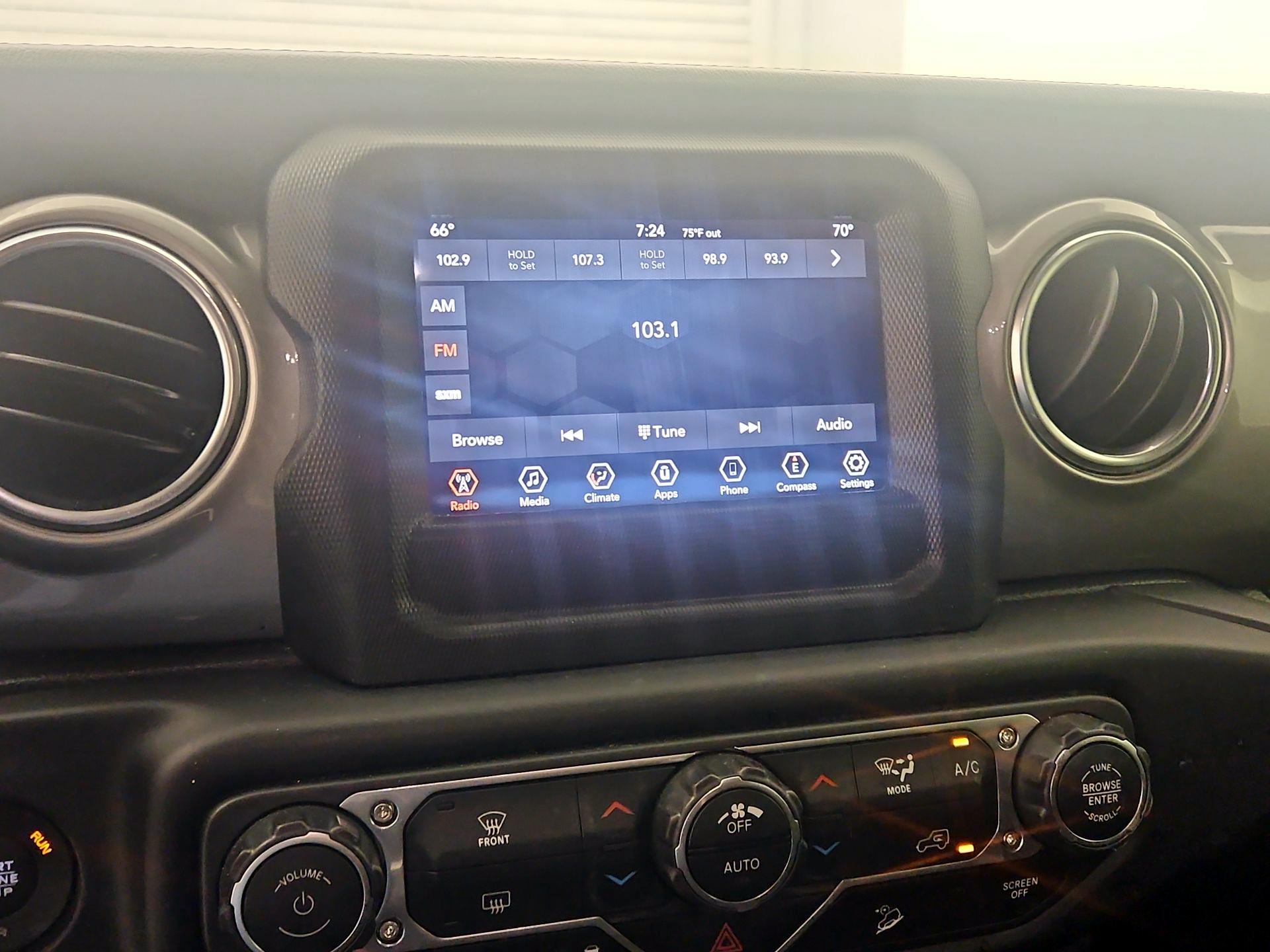 Thumbnail: 2019 Jeep Wrangler - 15