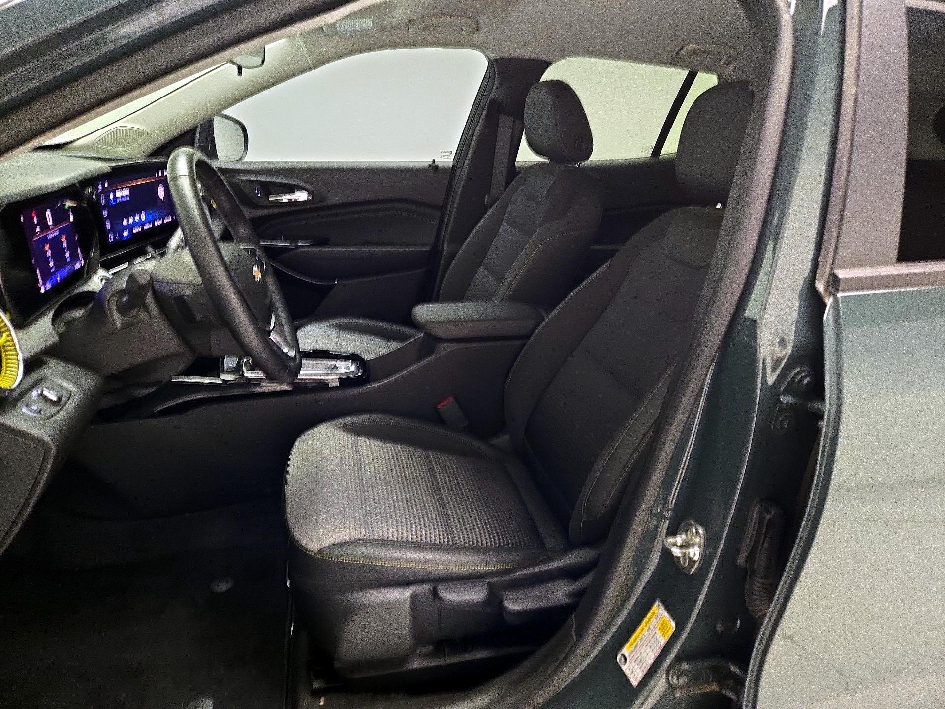 Thumbnail: 2025 Chevrolet Trax - 11