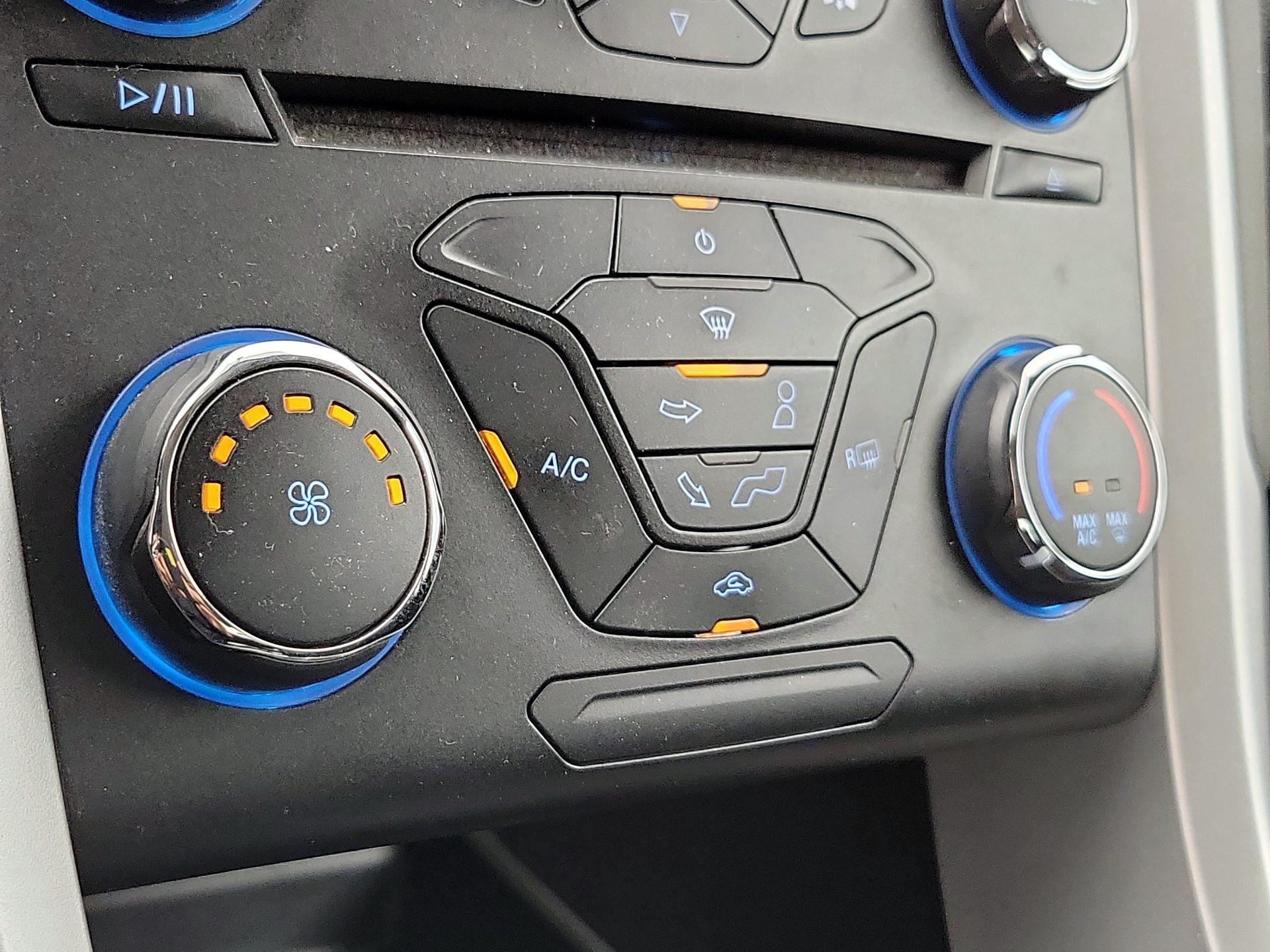 Thumbnail: 2014 Ford Fusion - 13