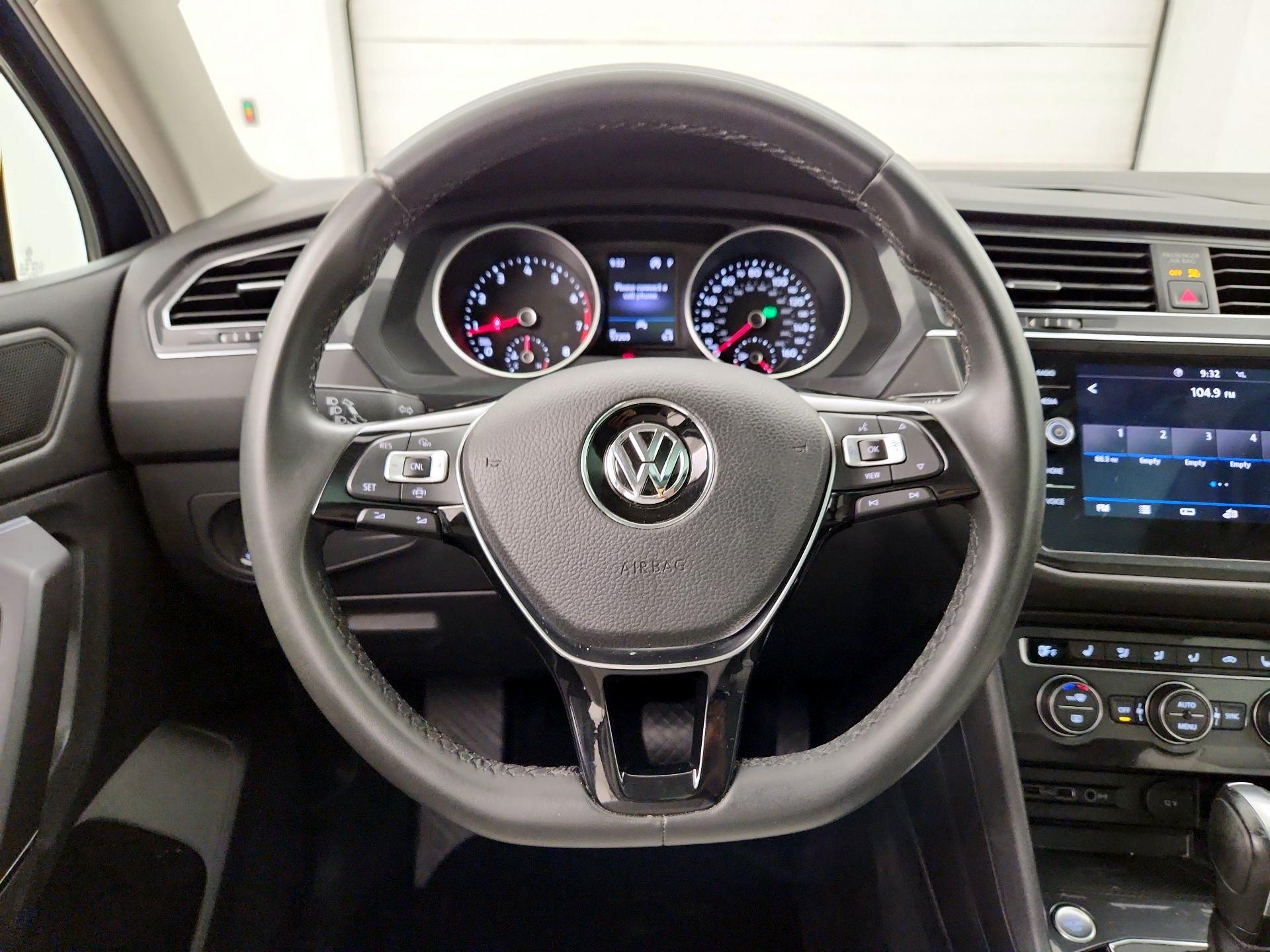 Thumbnail: 2020 Volkswagen Tiguan - 10