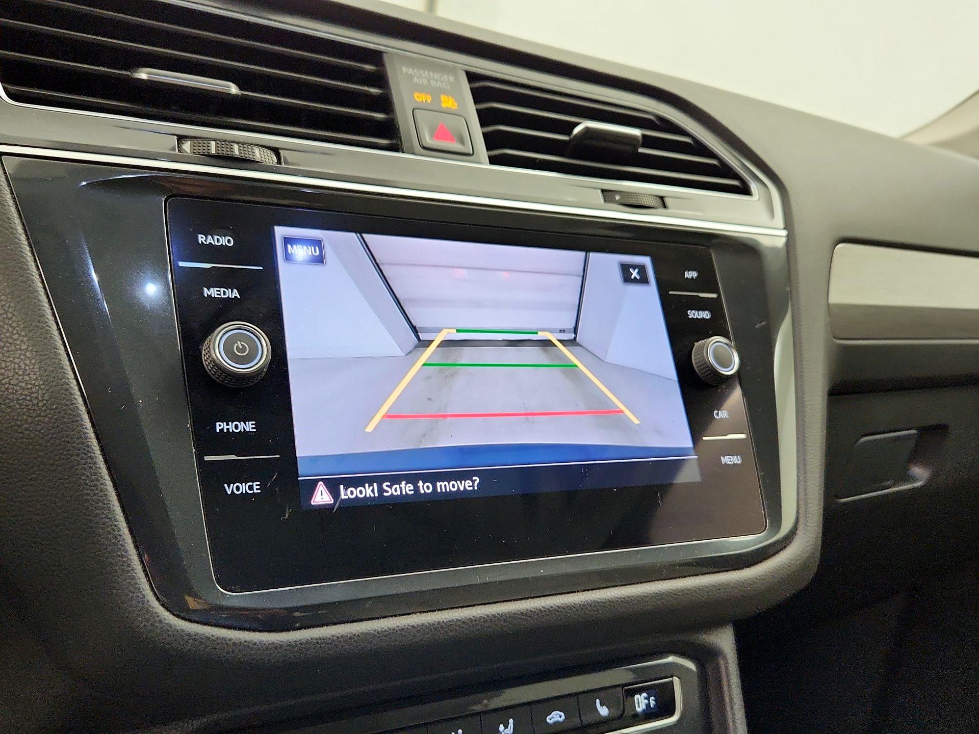Thumbnail: 2020 Volkswagen Tiguan - 14