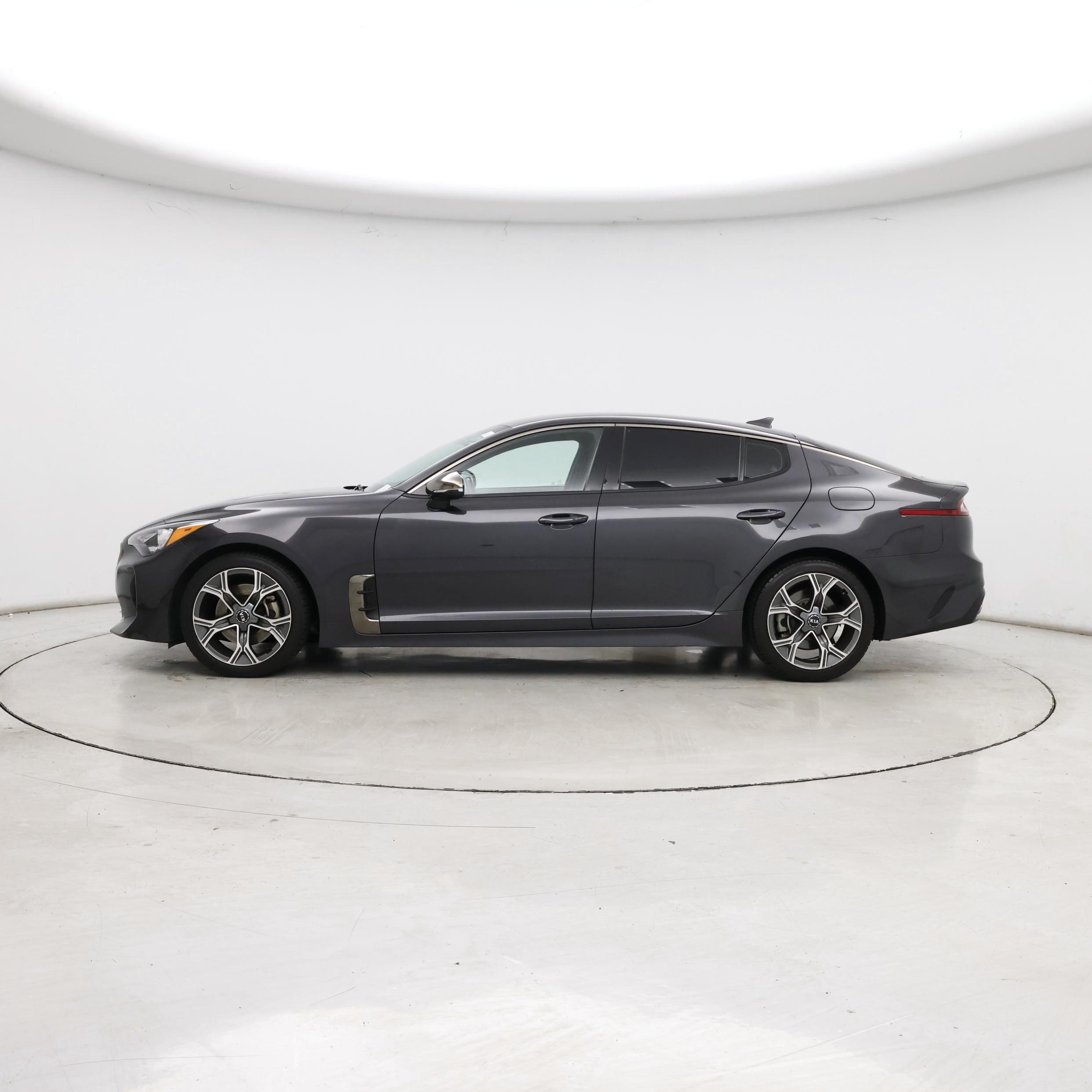 Thumbnail: 2021 Kia Stinger - 3