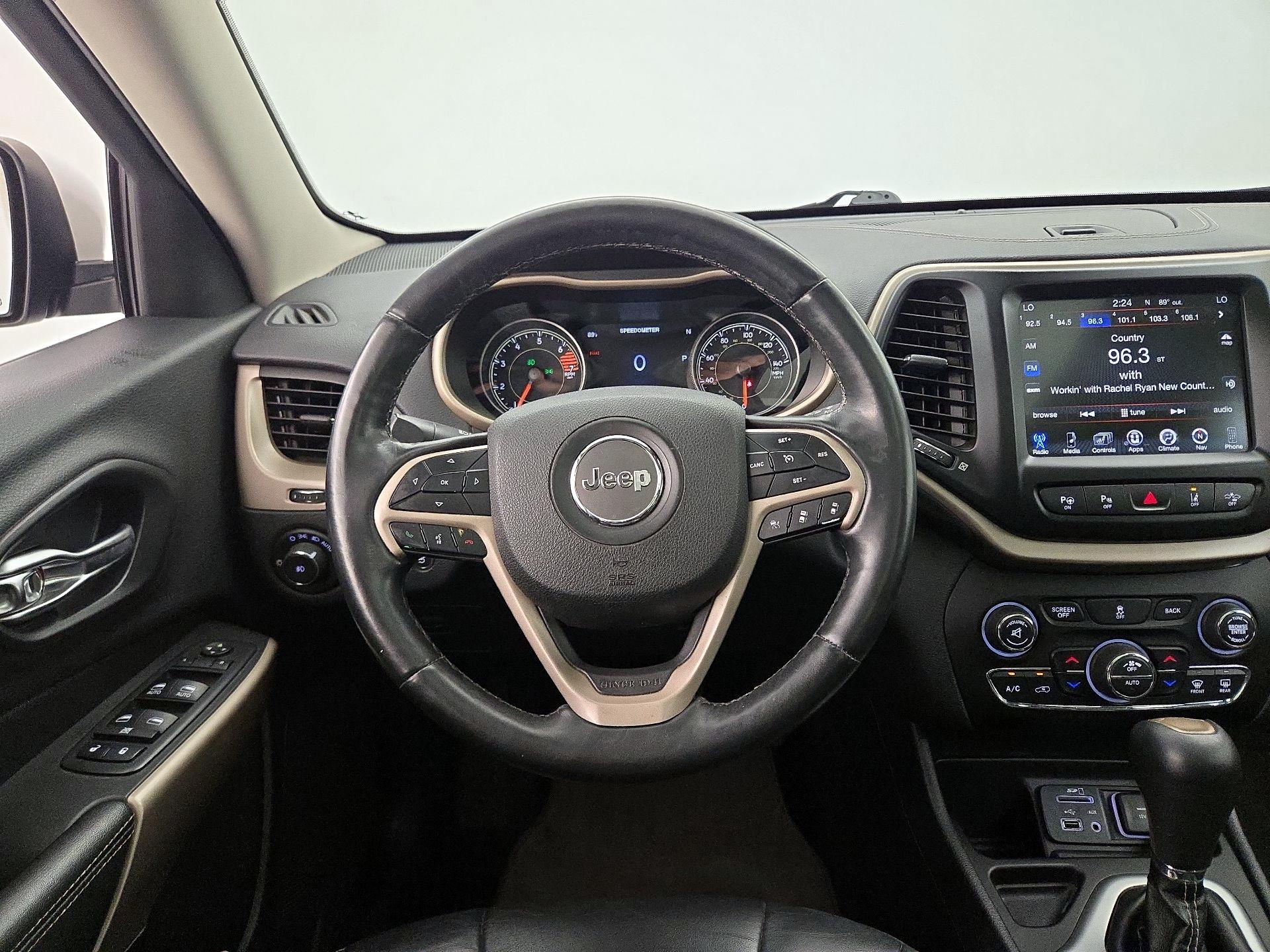 Thumbnail: 2018 Jeep Cherokee - 10