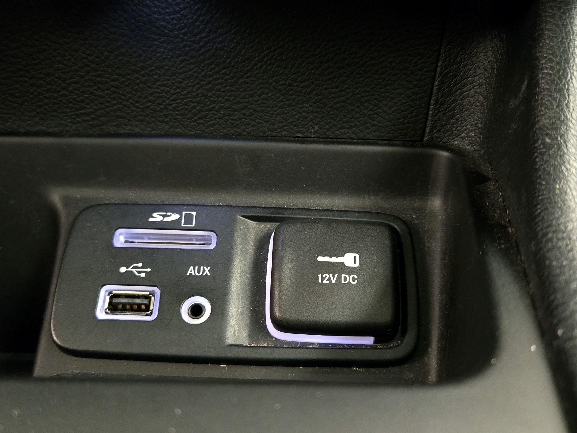 Thumbnail: 2018 Jeep Cherokee - 19