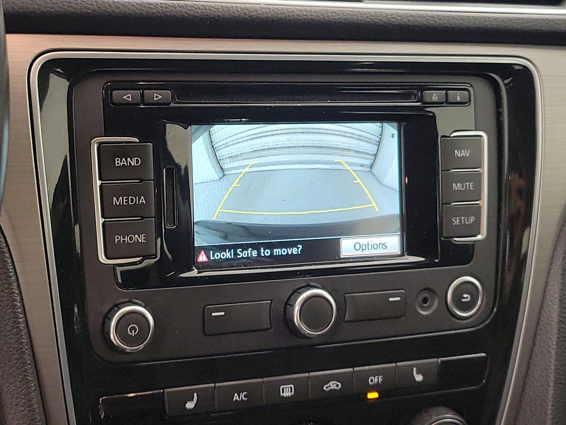 Thumbnail: 2015 Volkswagen Passat - 15