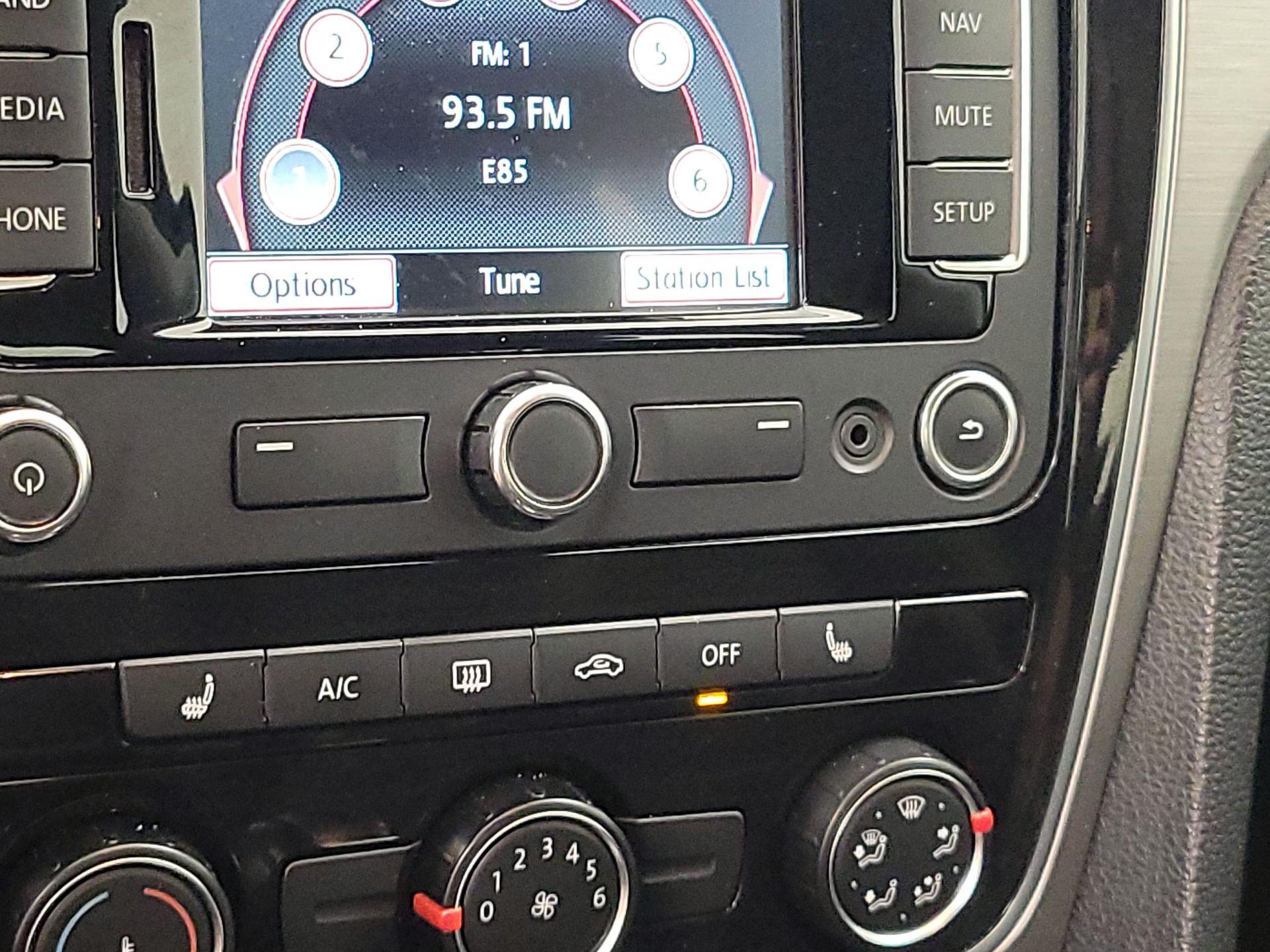 Thumbnail: 2015 Volkswagen Passat - 19