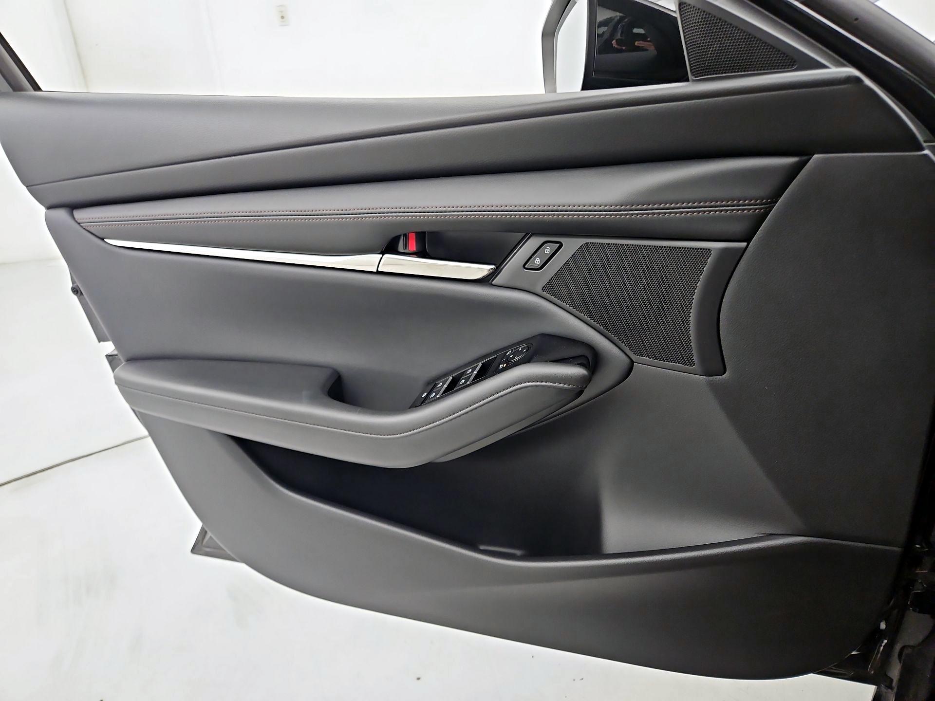 Thumbnail: 2025 Mazda Mazda3 - 12