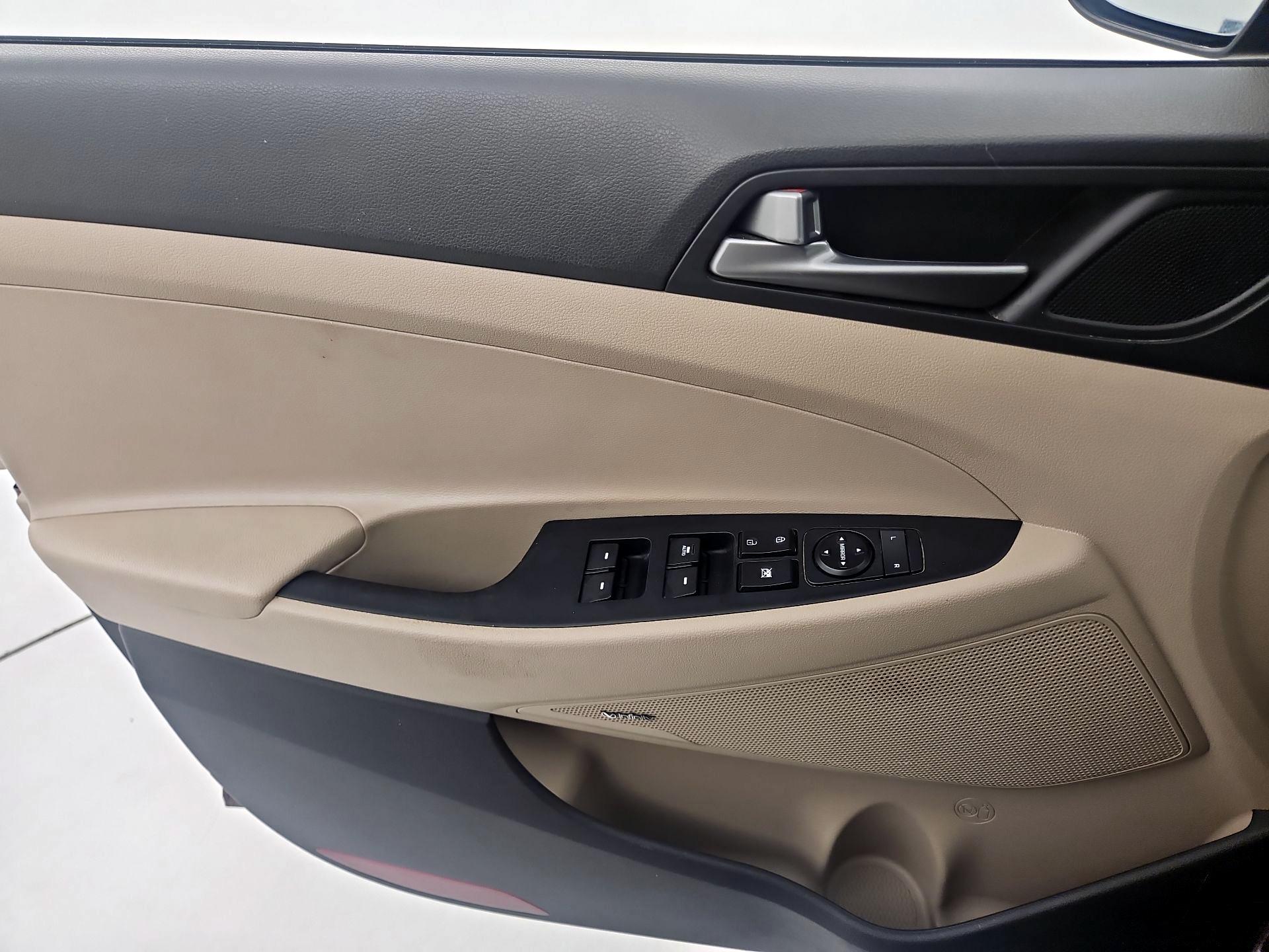 Thumbnail: 2017 Hyundai Tucson - 12