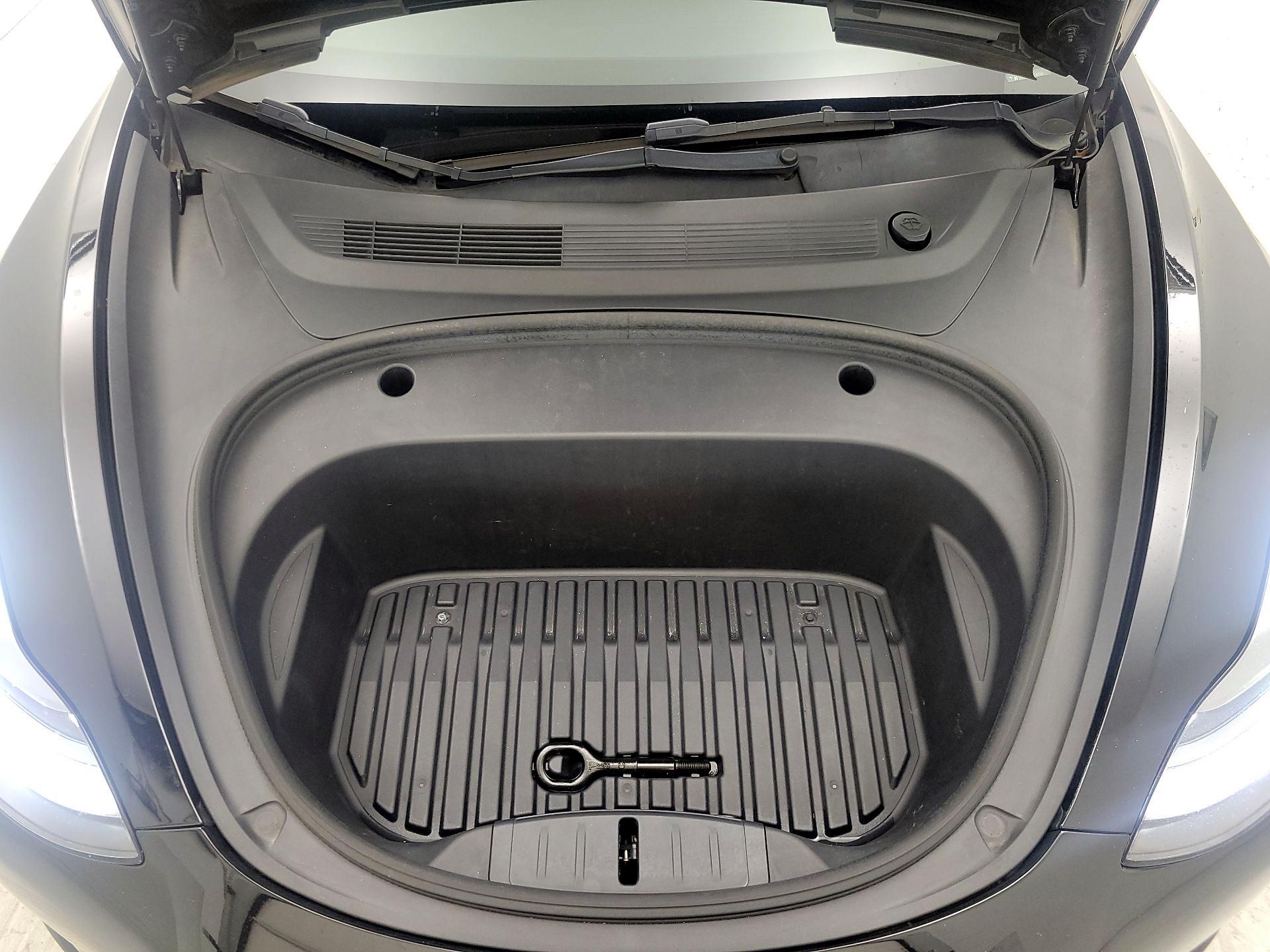 Thumbnail: 2023 Tesla Model 3 - 20