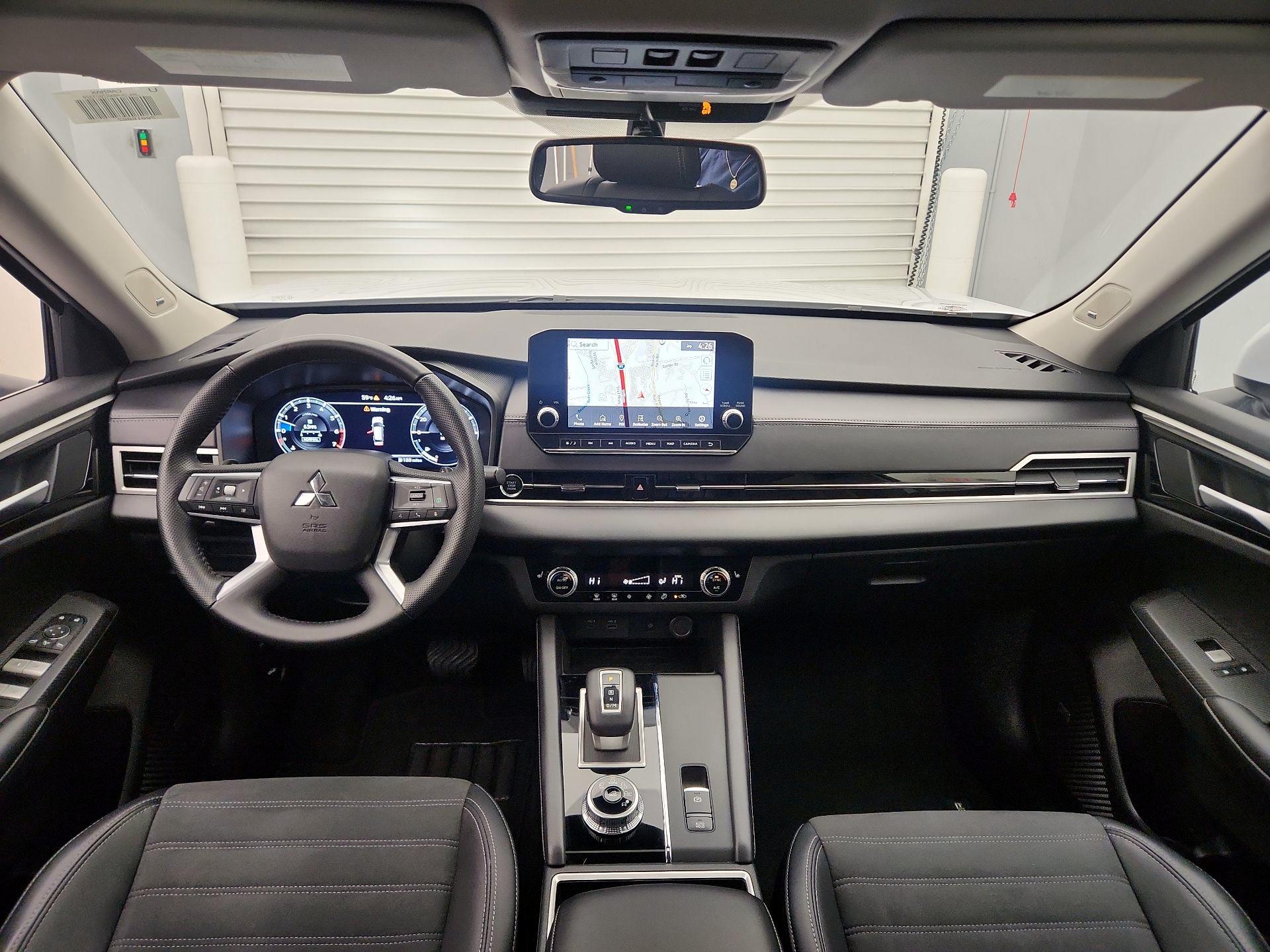 Thumbnail: 2024 Mitsubishi Outlander - 9