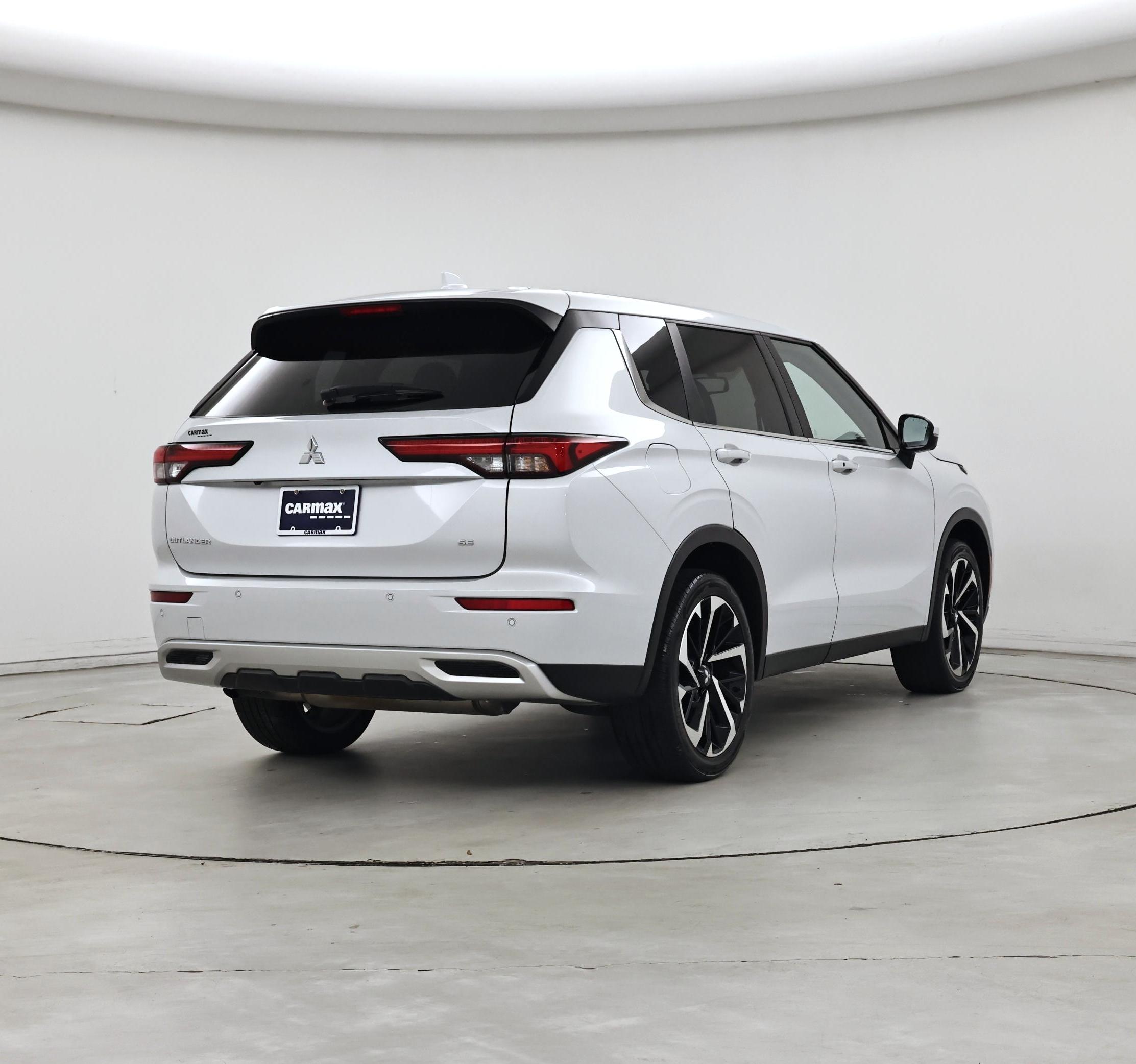 Thumbnail: 2024 Mitsubishi Outlander - 8