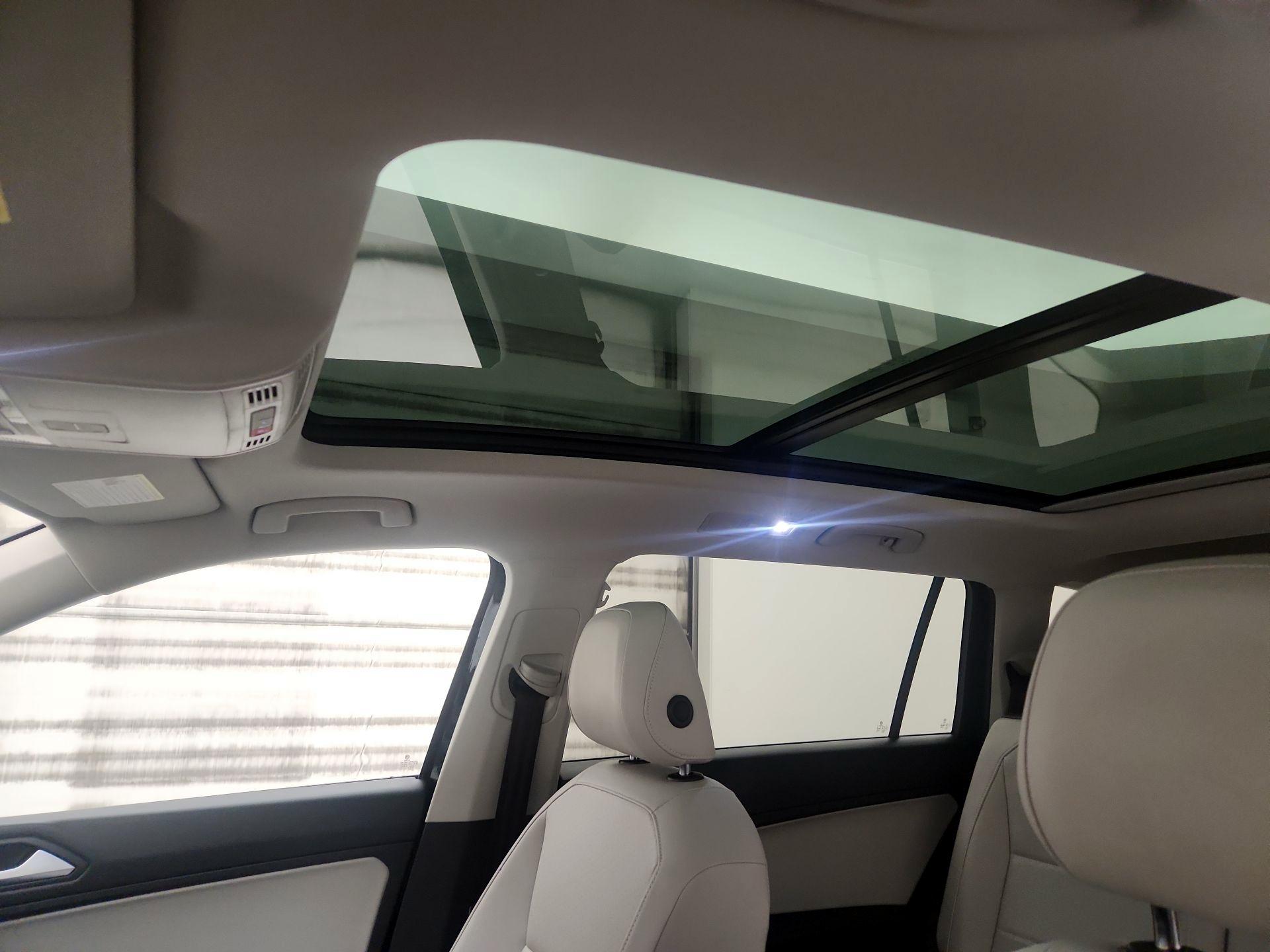 Thumbnail: 2021 Volkswagen Tiguan - 19