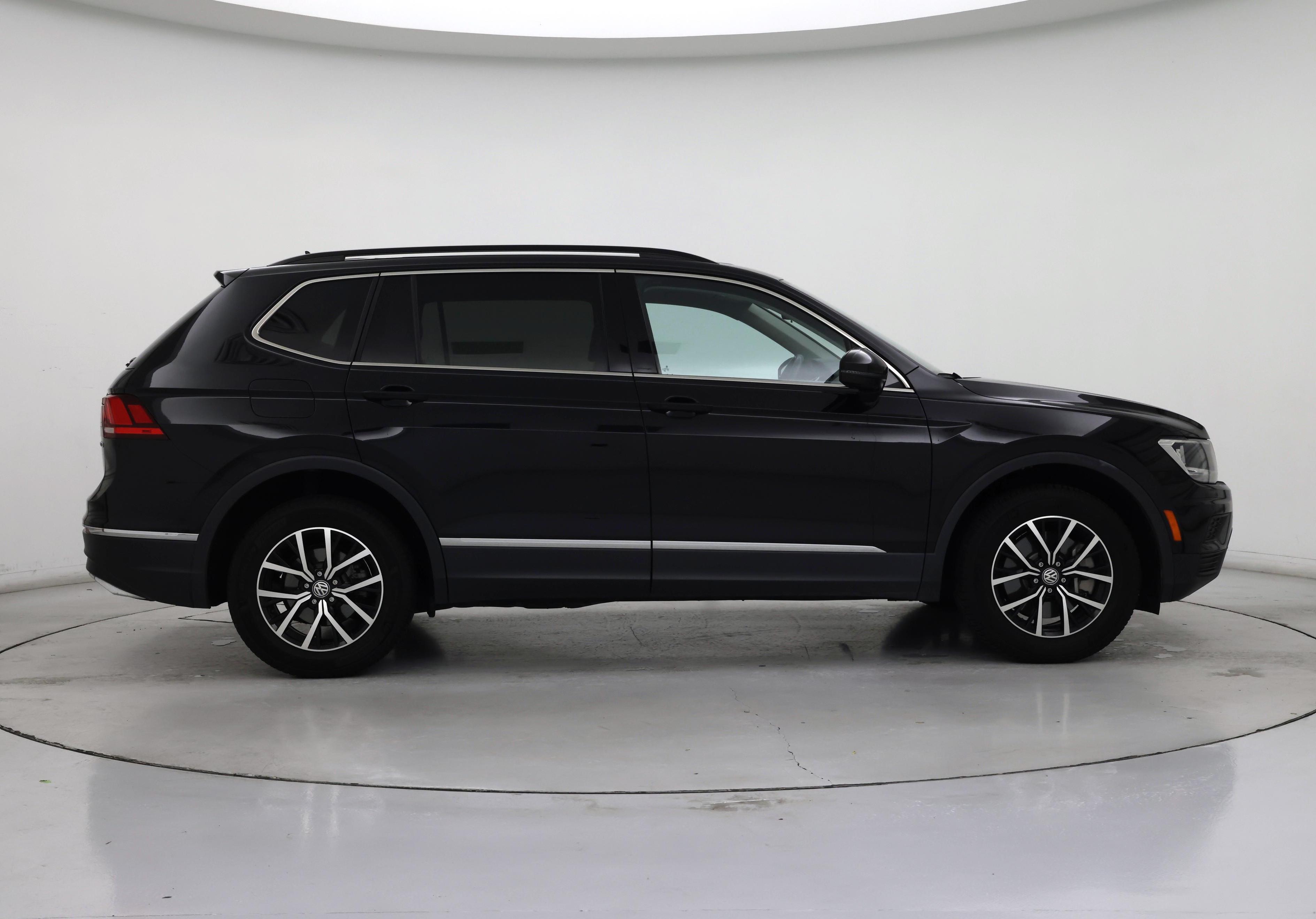 Thumbnail: 2021 Volkswagen Tiguan - 7