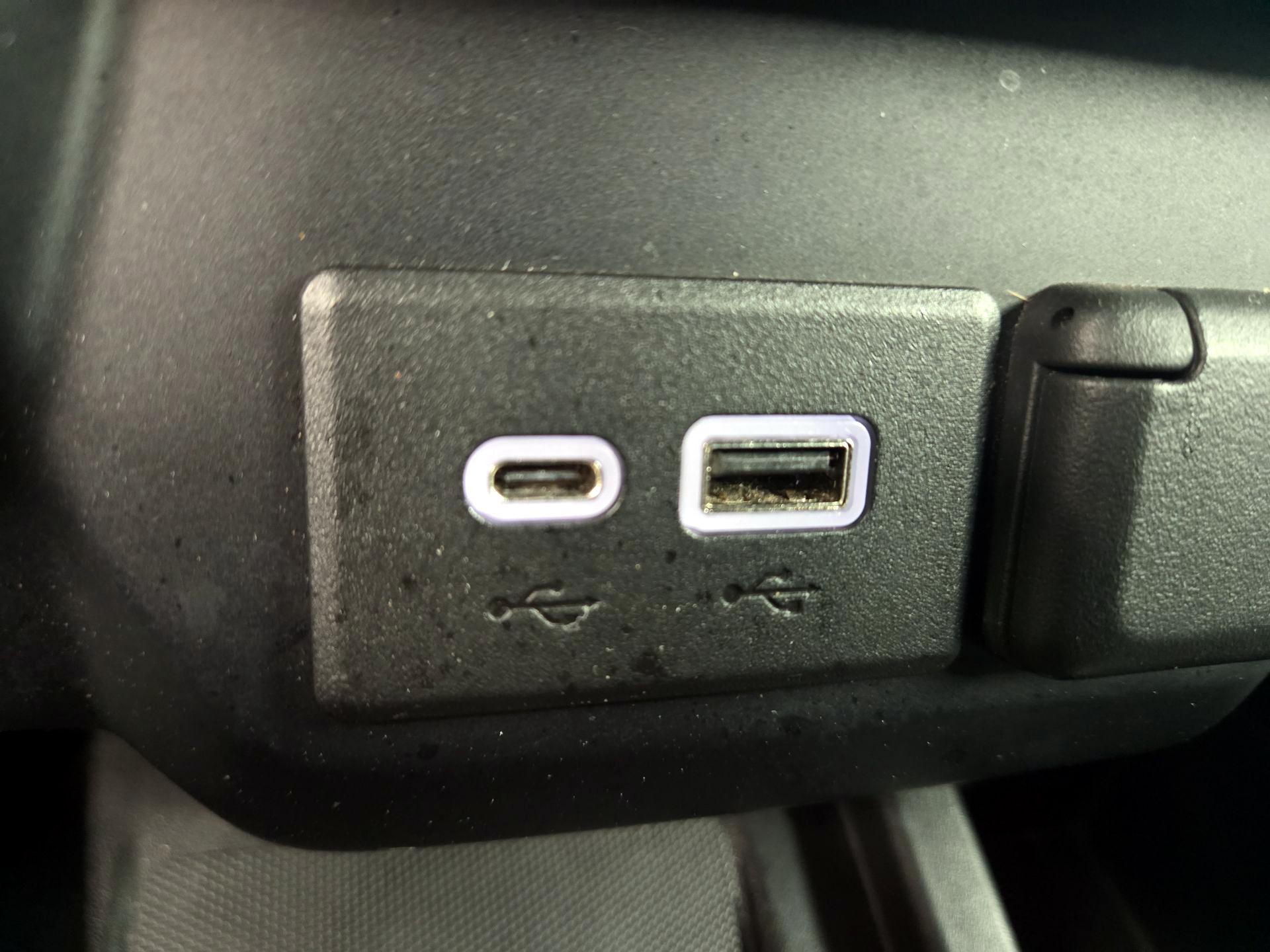 Thumbnail: 2021 Chevrolet Silverado 3500 - 19