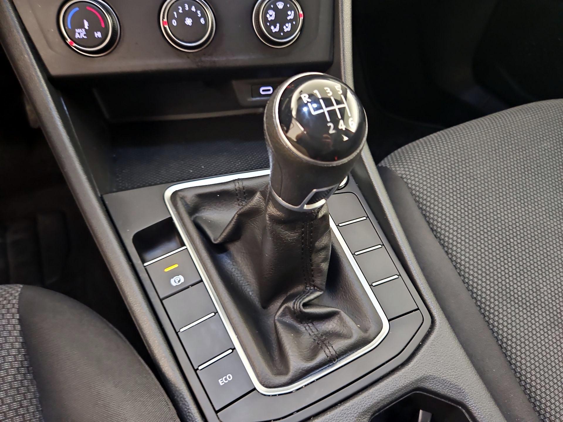 Thumbnail: 2021 Volkswagen Jetta - 16